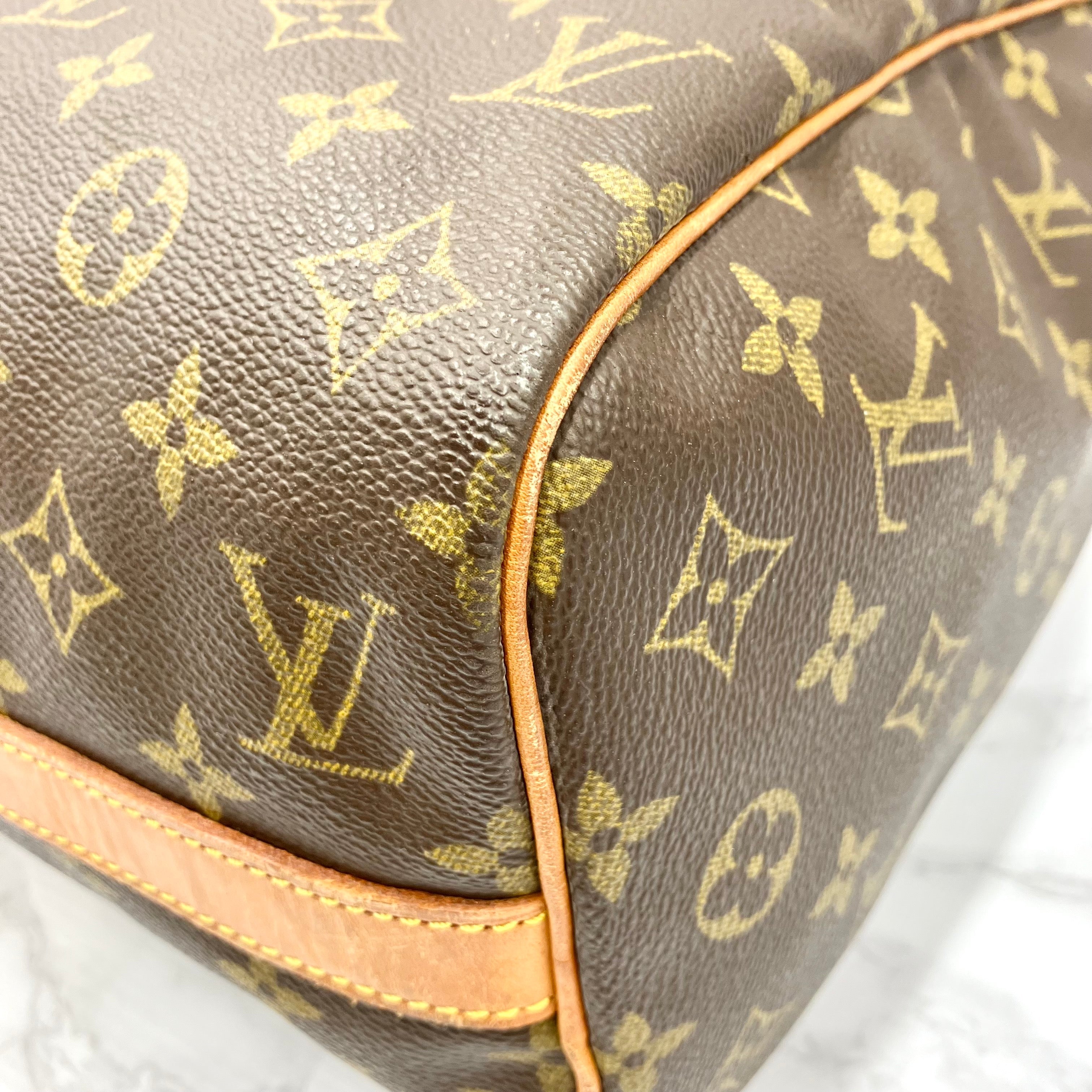 LOUIS VUITTON Monogram flannery