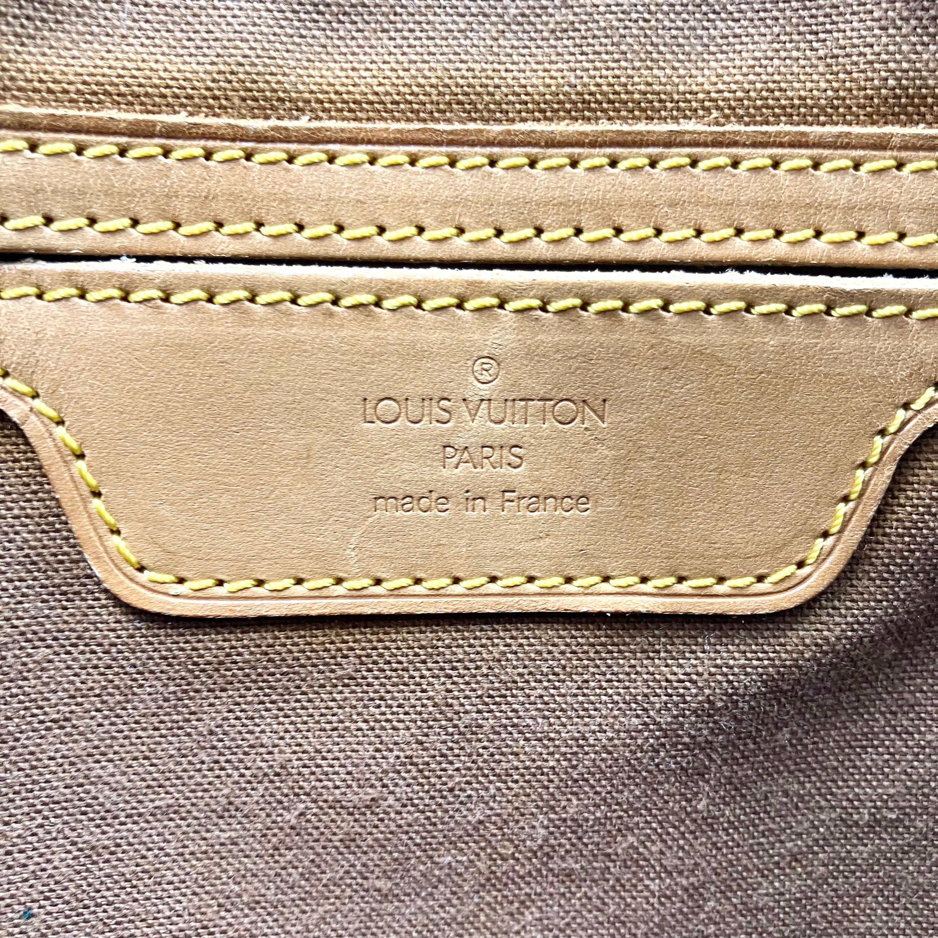 LOUIS VUITTON Monogram flannery