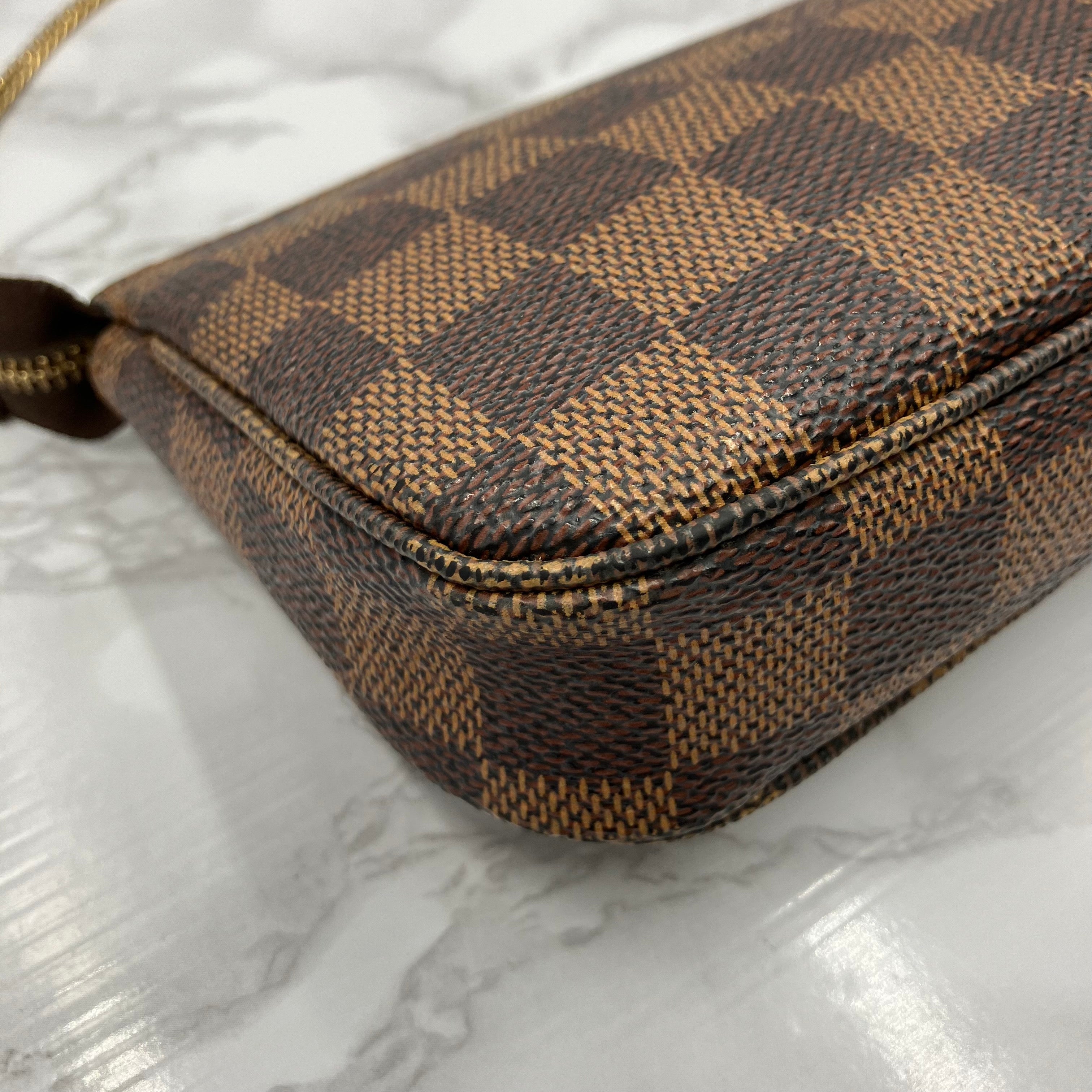 LOUIS VUITTON Damier Mini Pochette Accessoires