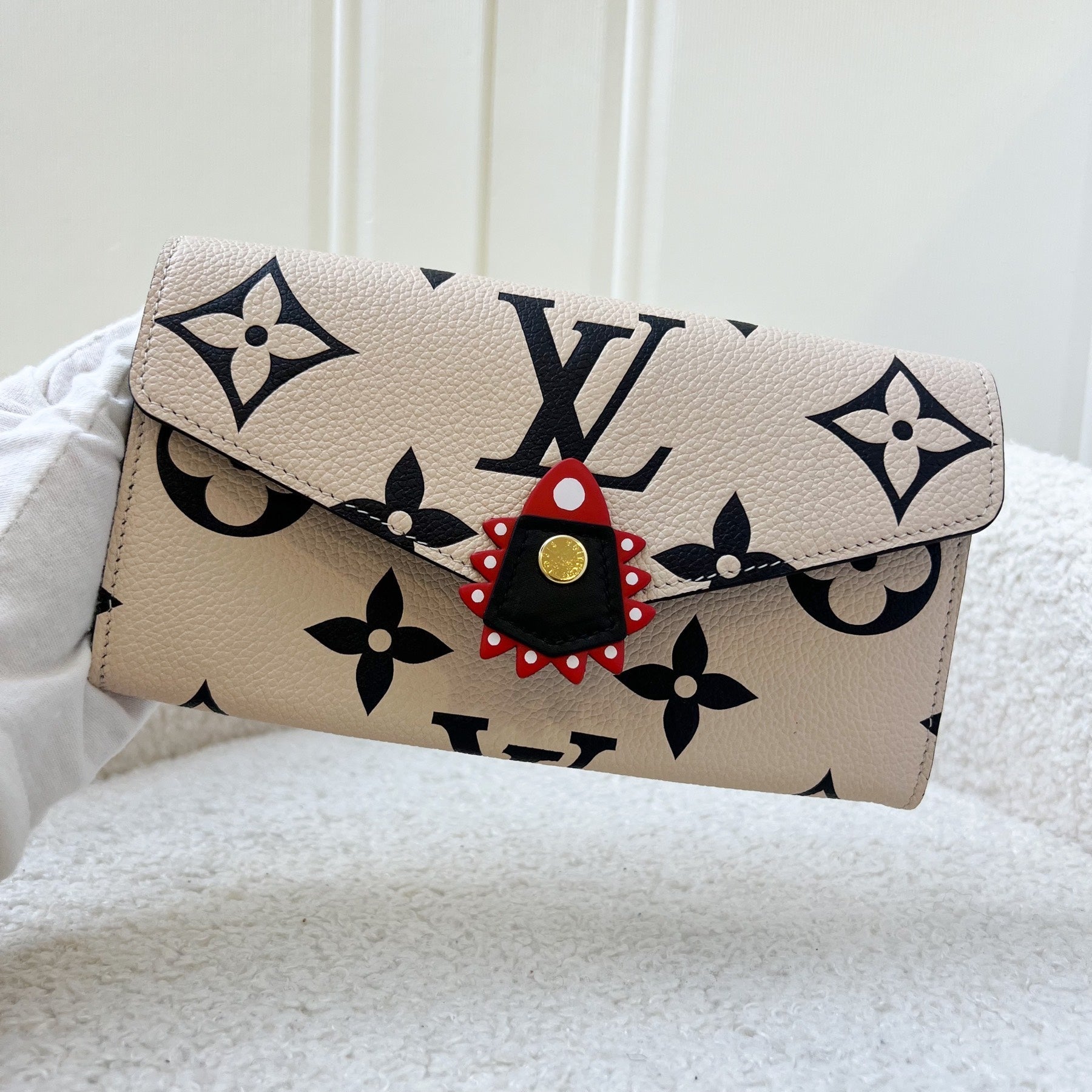 LV Crafty Sarah Long Wallet in Creme / Noir Empreinte Leather and GHW