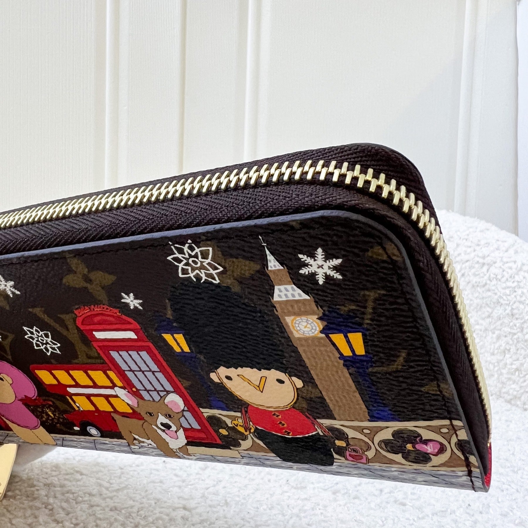 LV Zippy Long Wallet in in Christmas Animation 2021 "Vivienne in London" Monogram Canvas GHW