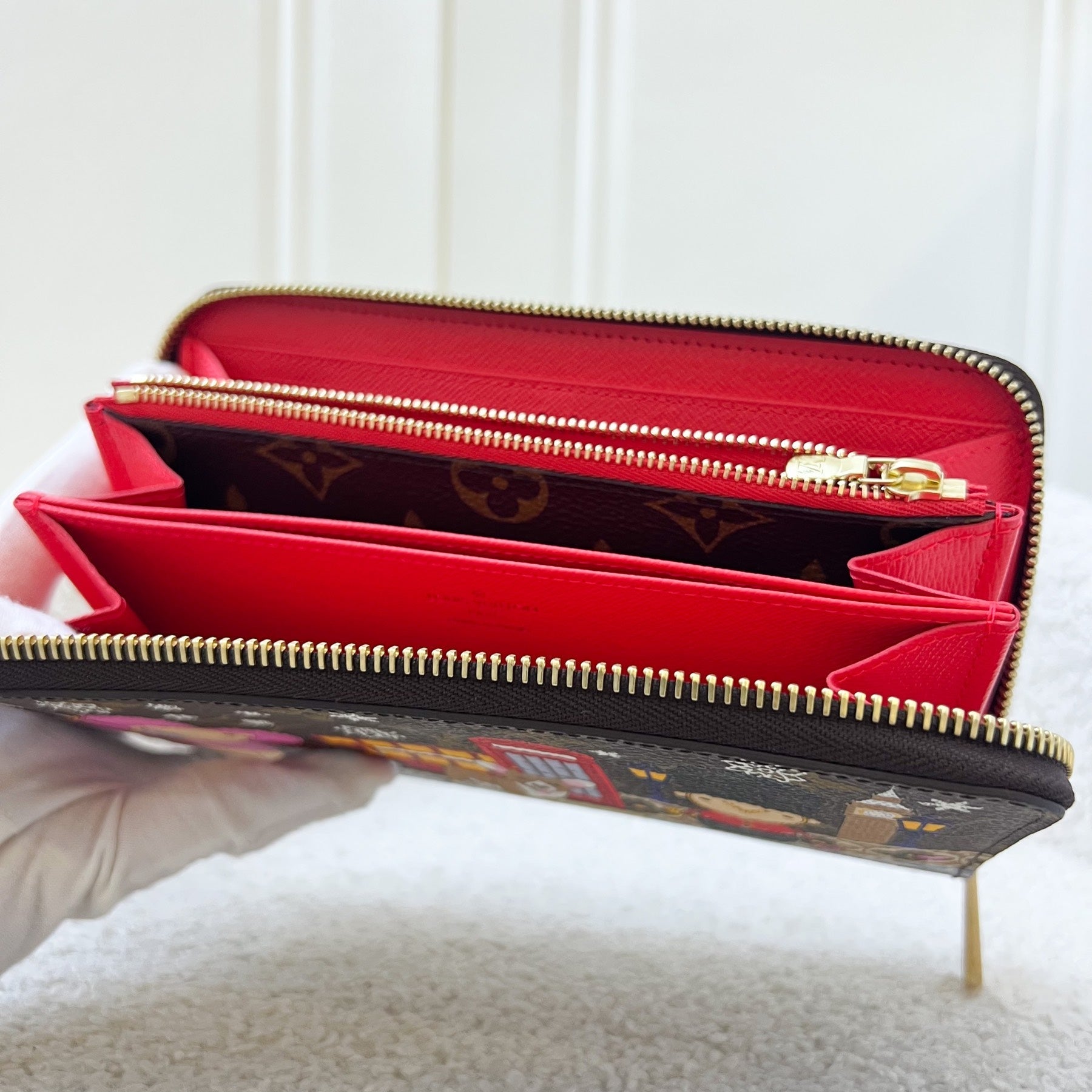 LV Zippy Long Wallet in in Christmas Animation 2021 "Vivienne in London" Monogram Canvas GHW