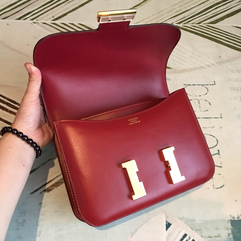 HM Constance Burgundy For Women Gold Toned Hardware 9.5in/24cm