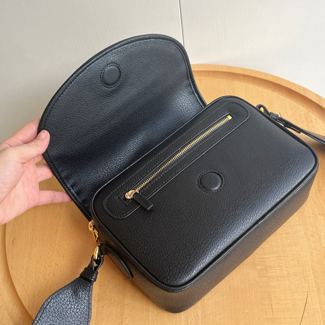 GC700 Ophidia Medium Shoulder Bag / 10.2x6.7x2.7inch