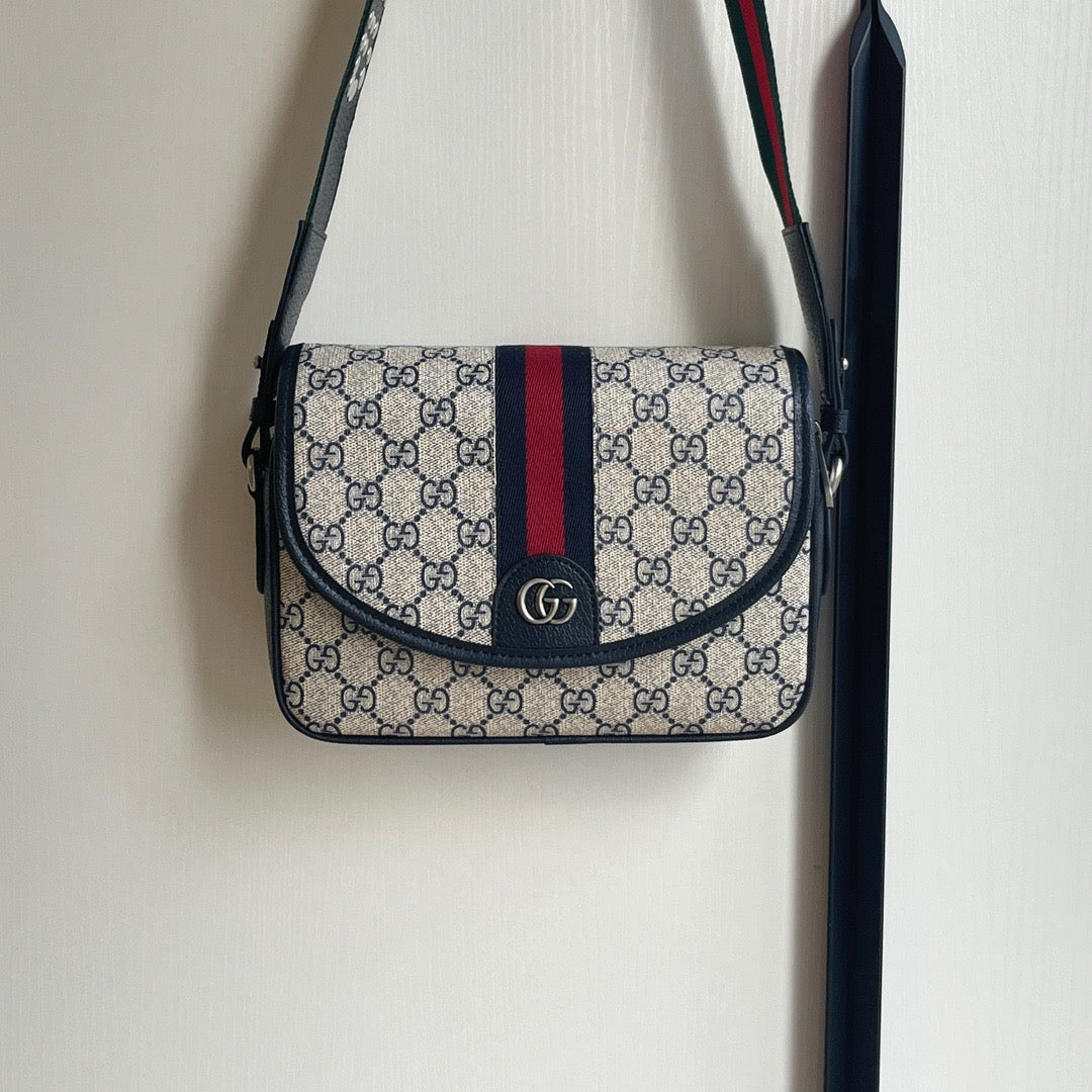 GC702 Ophidia Medium Shoulder Bag / 10.2x6.7x2.7inch