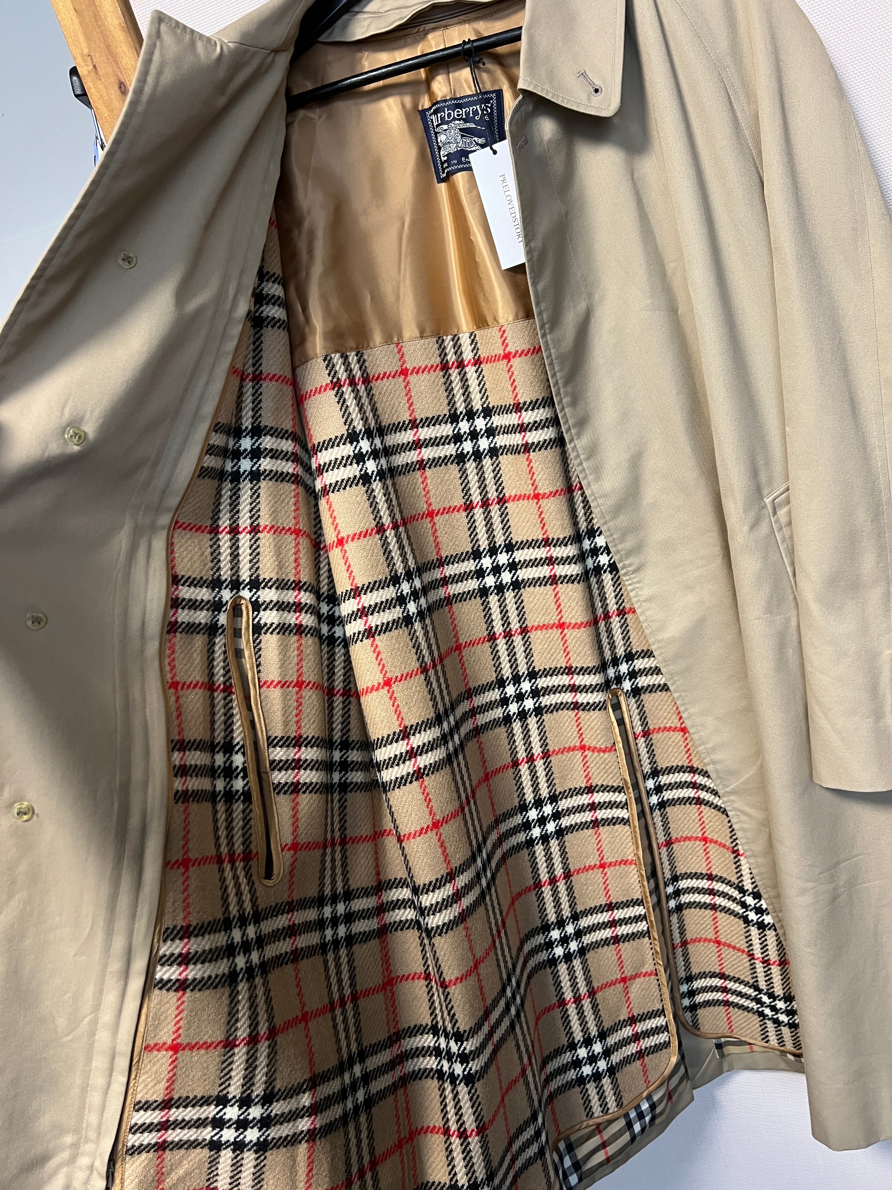 Trench with removable Wool Lining