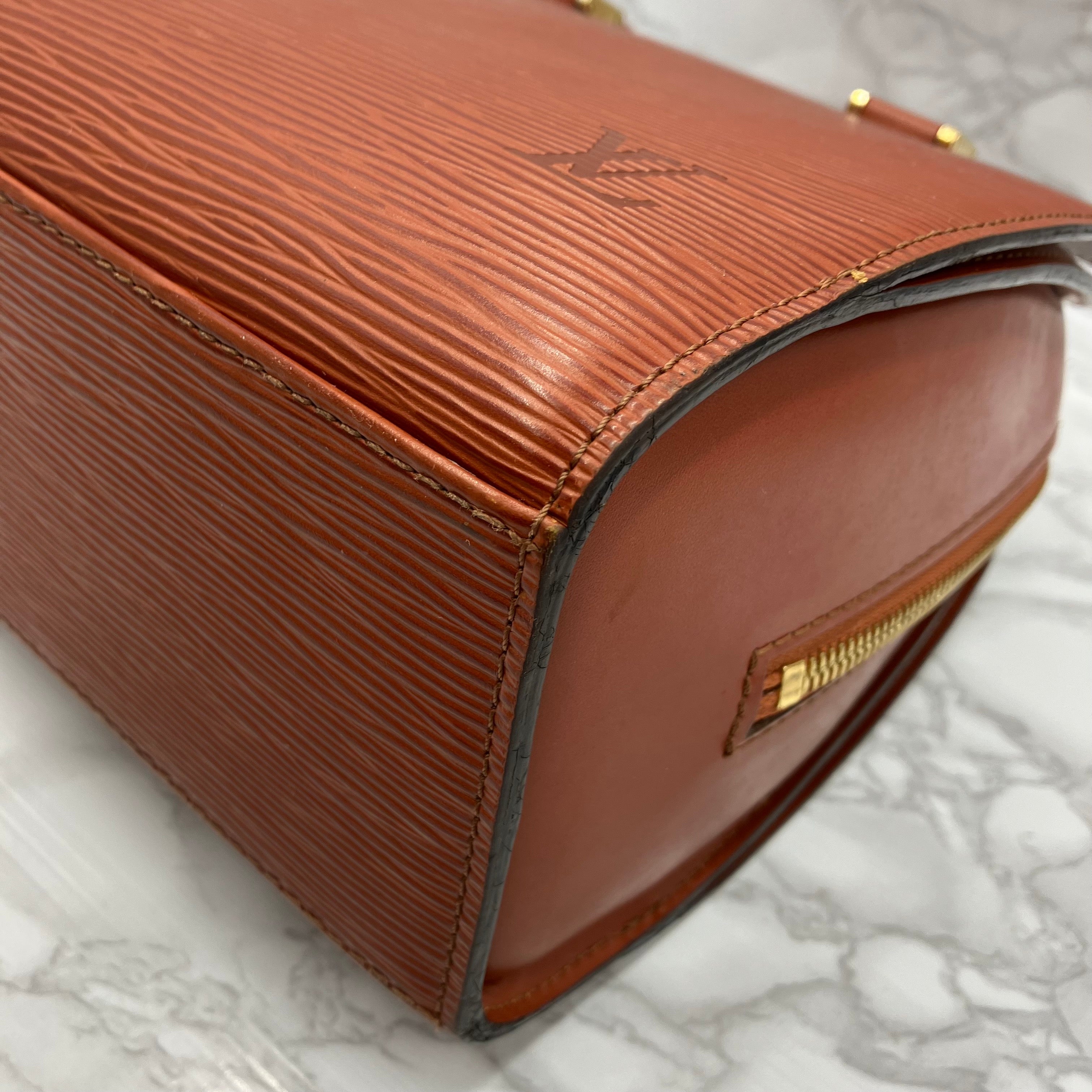 LOUIS VUITTON Epi Pont Neuf
