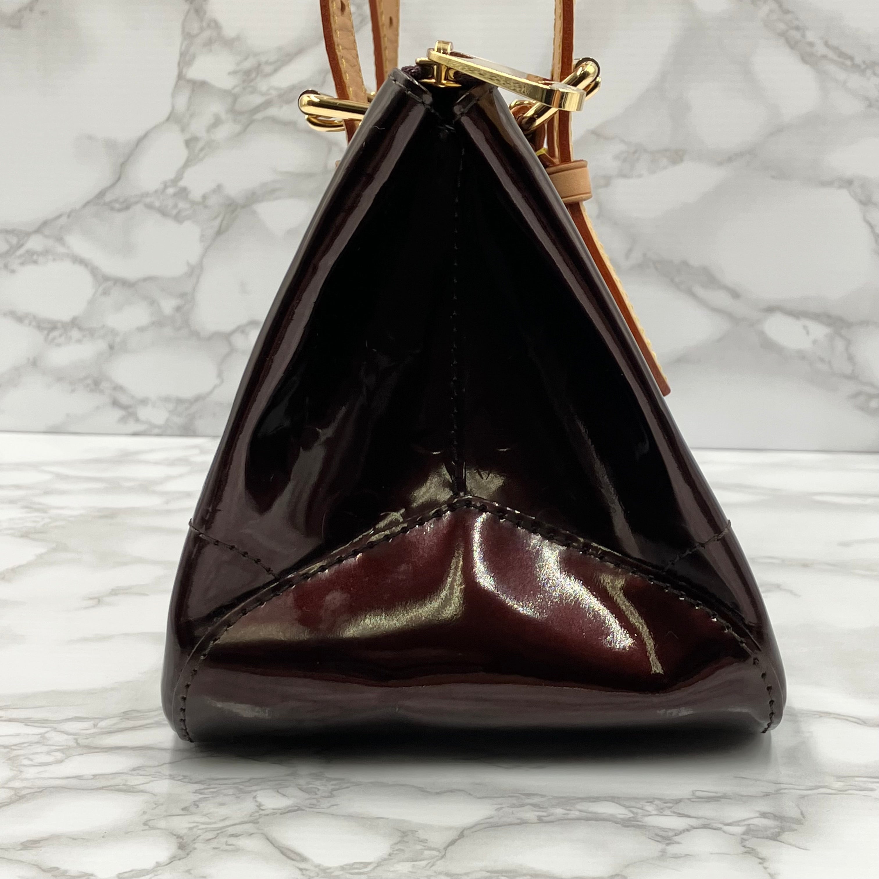 LOUIS VUITTON vernis rosewood avenue handbag