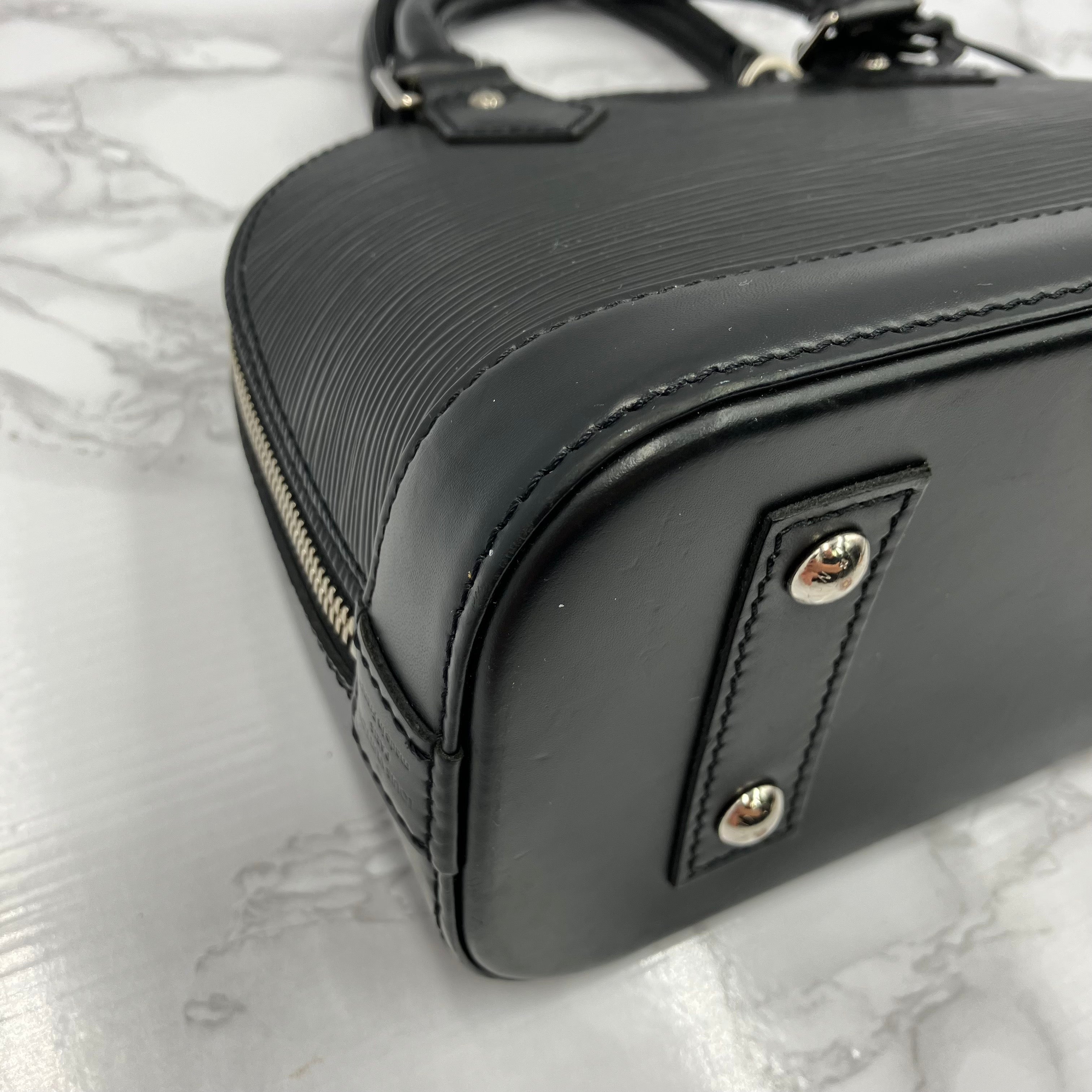 Louis Vuitton  Epi Alma BB