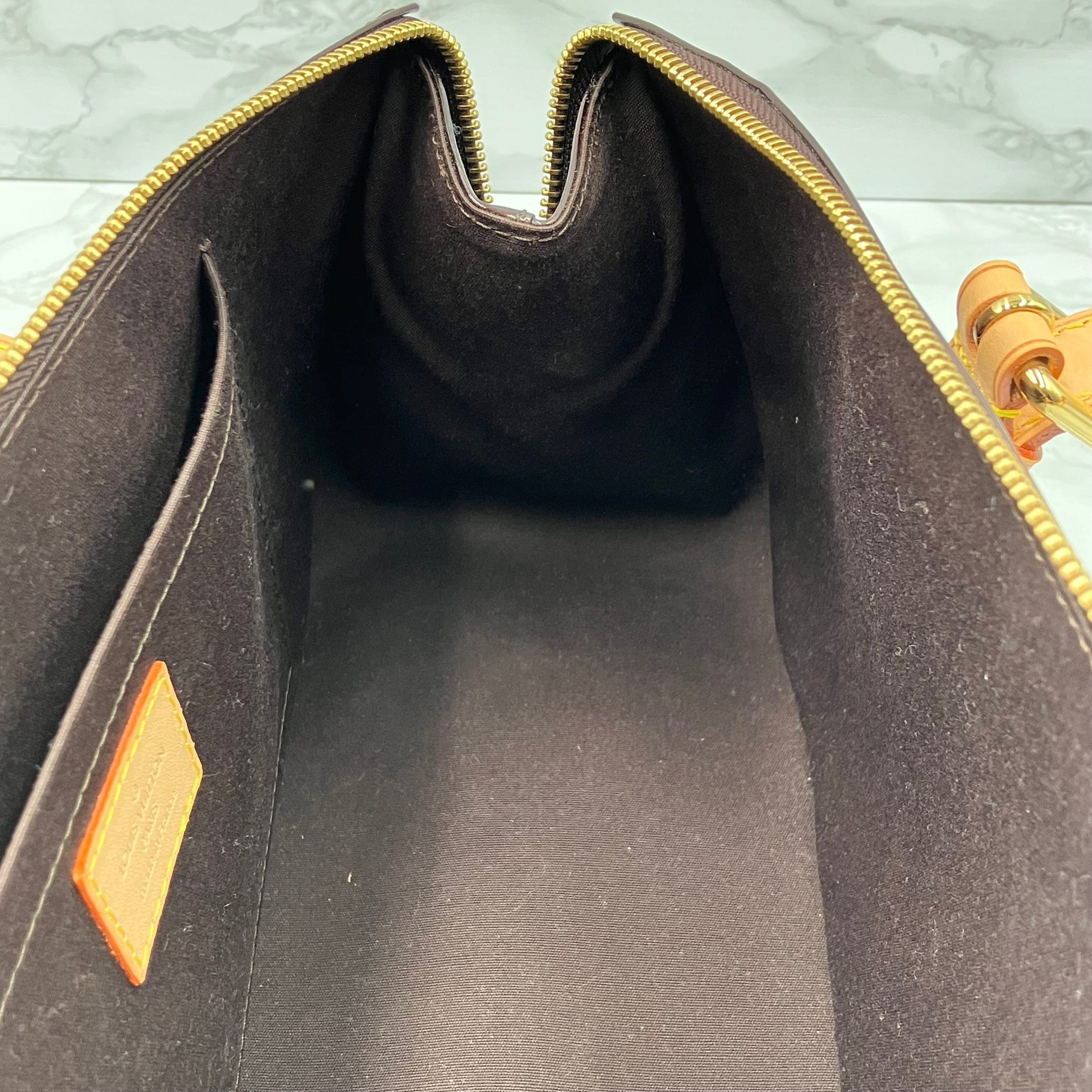 LOUIS VUITTON vernis rosewood avenue handbag