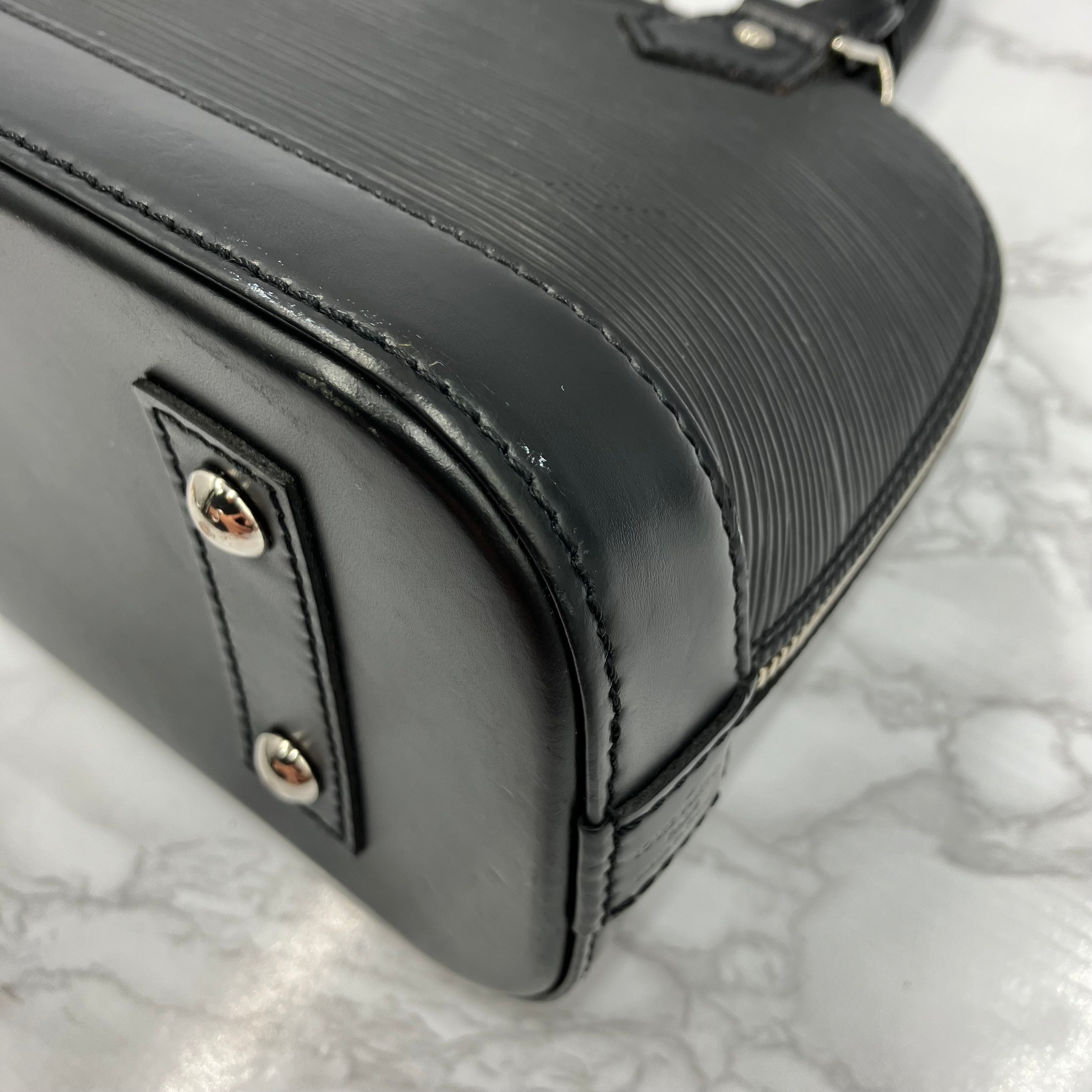 Louis Vuitton  Epi Alma BB