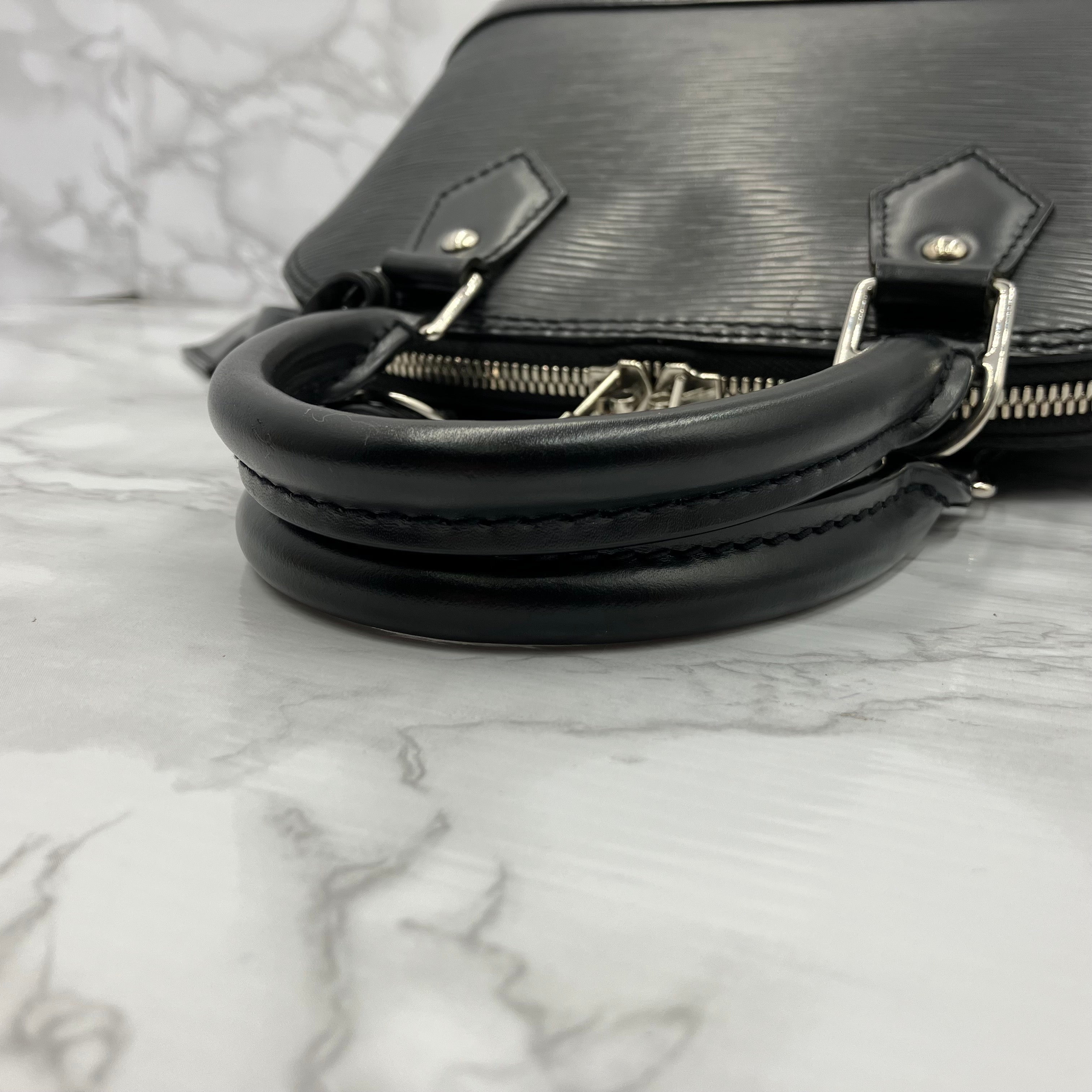Louis Vuitton  Epi Alma BB