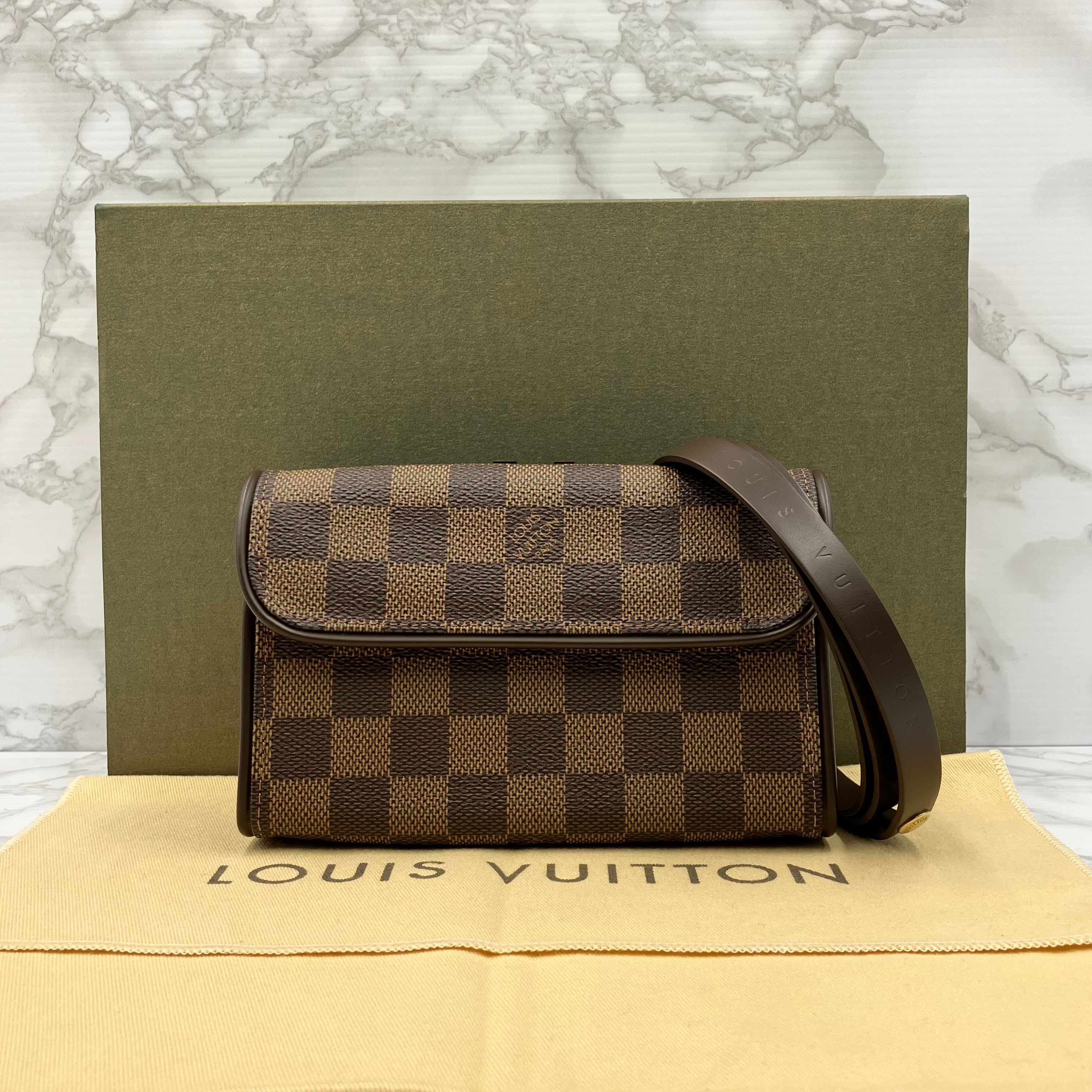 LOUIS VUITTON Damier Florentine body bag