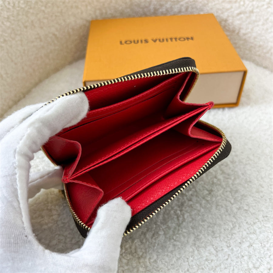 LV Zippy Small Wallet / Card Holder in Vivienne in London Christmas 2021 Canvas and GHW