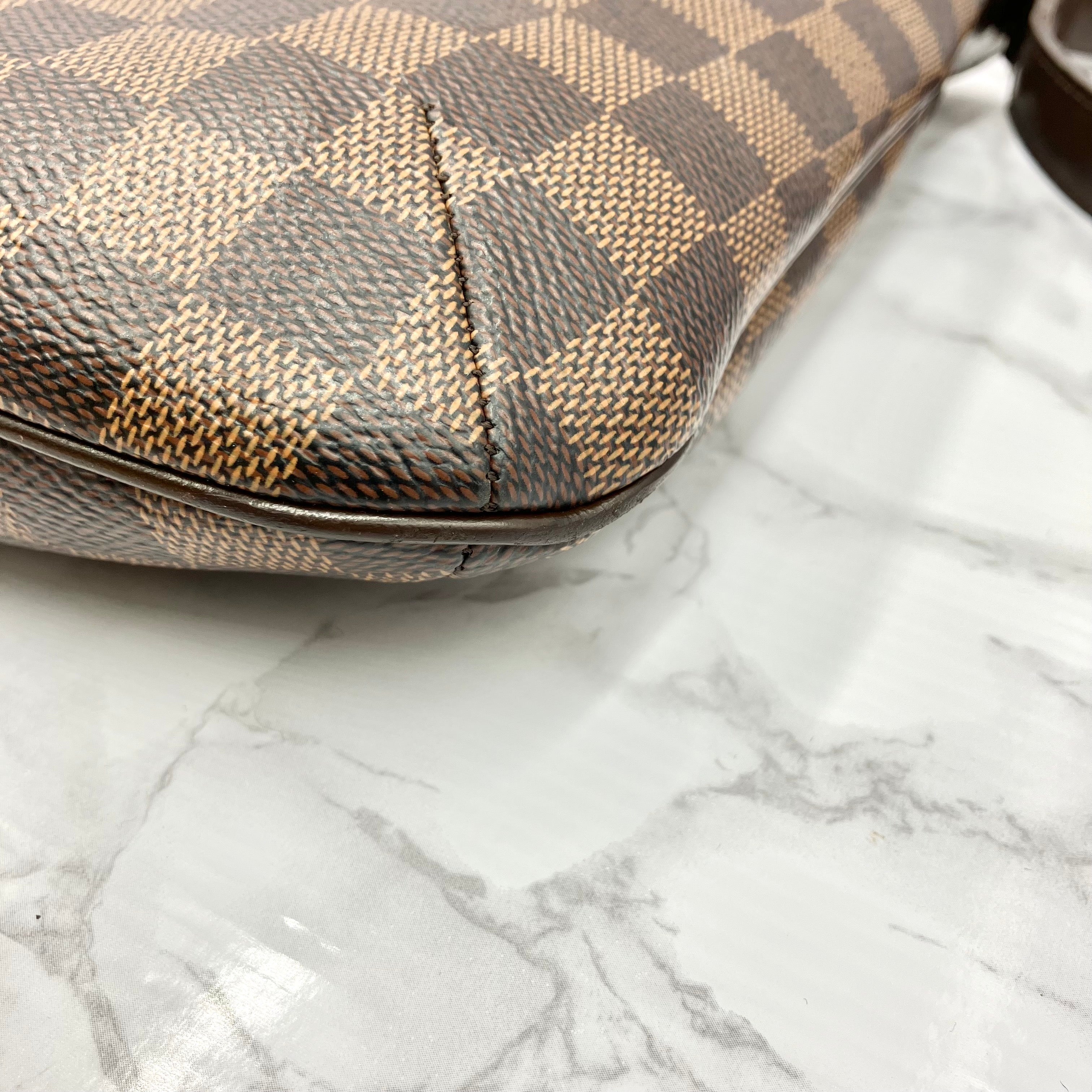 LOUIS VUITTON Damier Bloomsbury