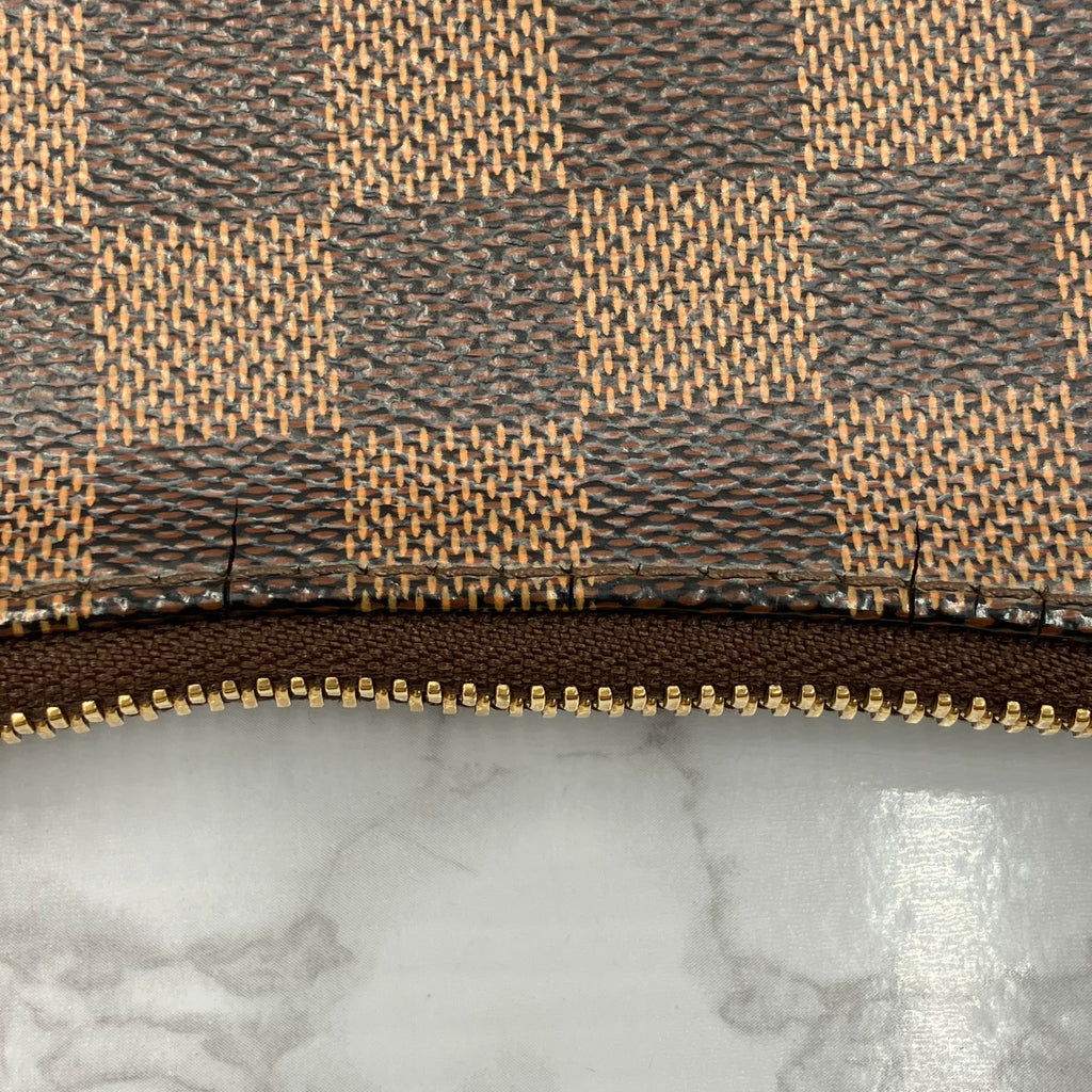 LOUIS VUITTON Damier Bloomsbury