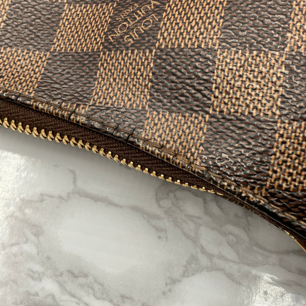 LOUIS VUITTON Damier Bloomsbury