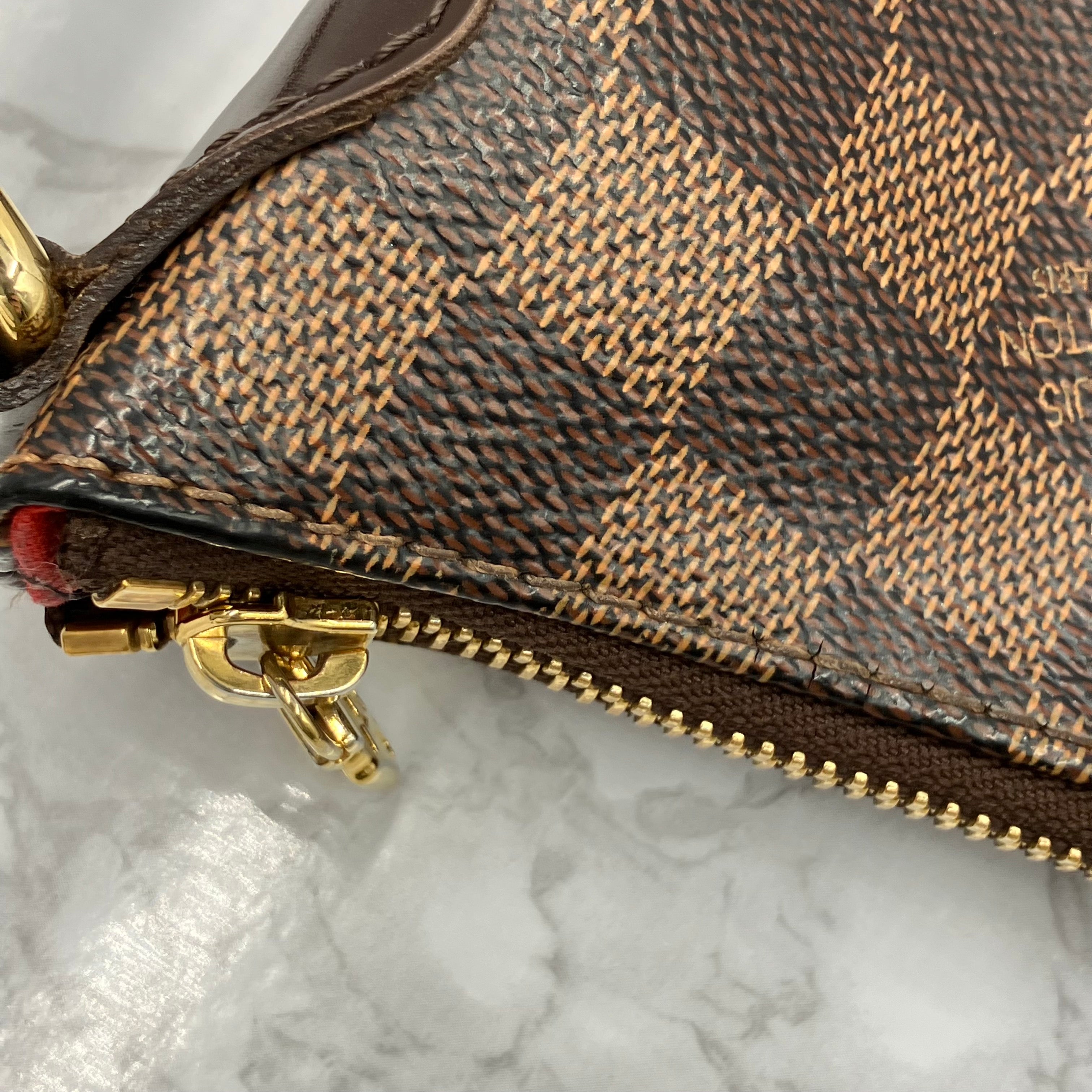 LOUIS VUITTON Damier Bloomsbury