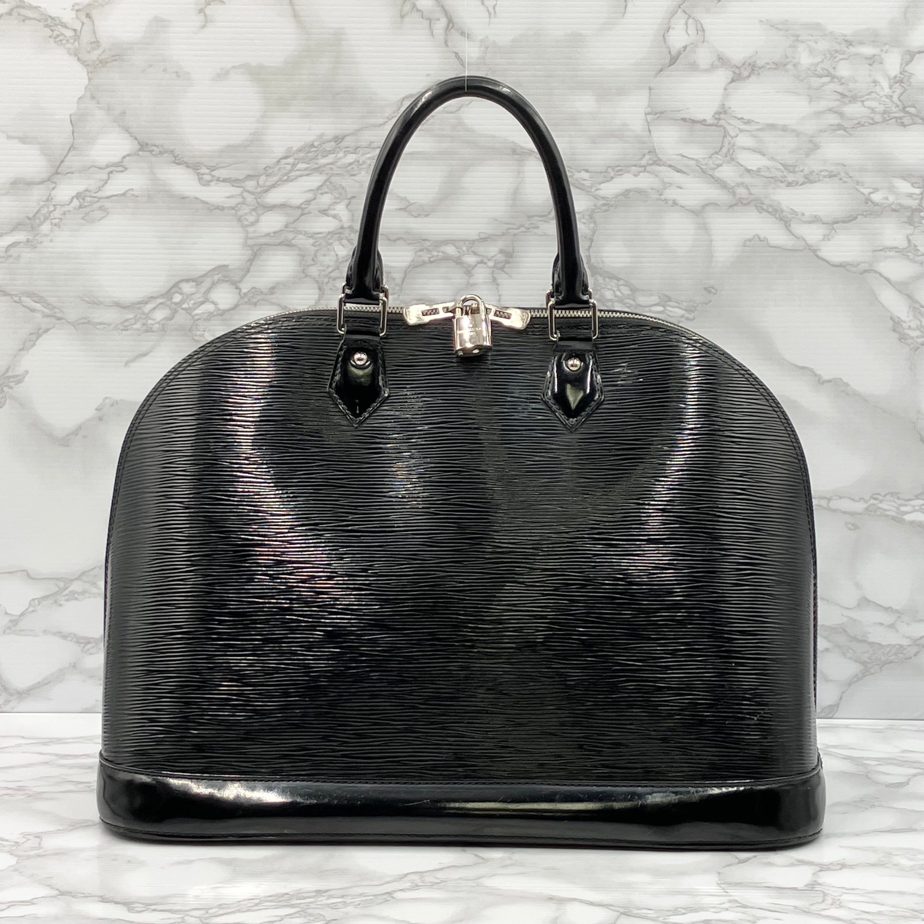 LOUISU VUITTON Epi Alma MM handbag