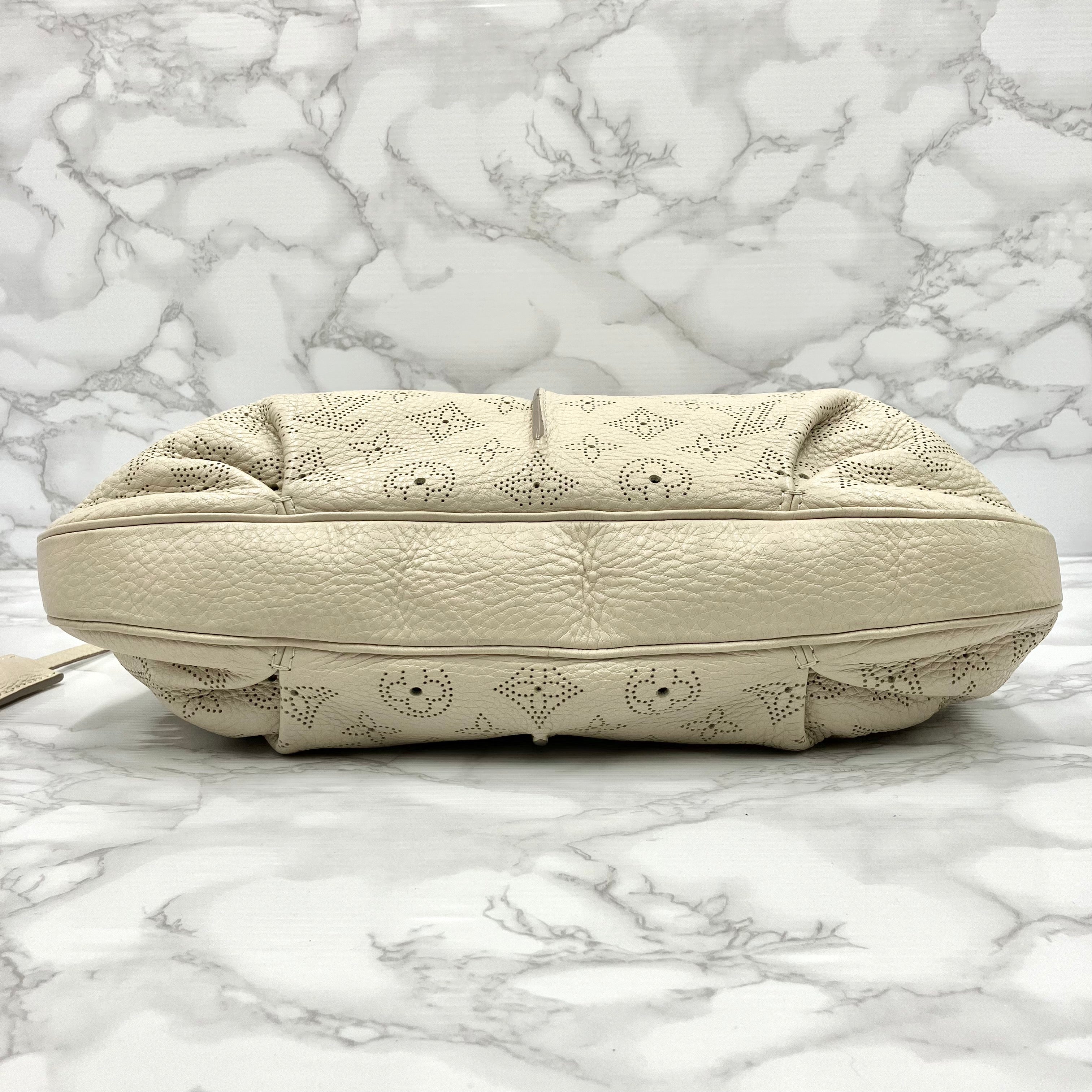 LOUIS VUITTON  Mahina Selene PM