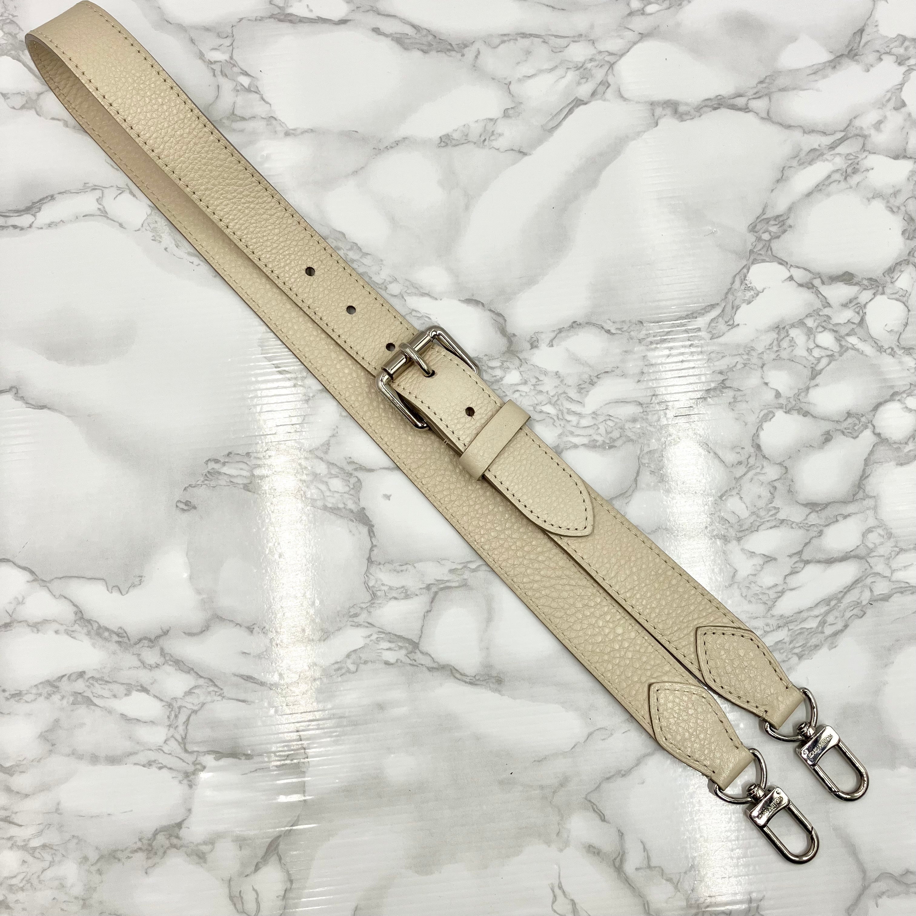 LOUIS VUITTON  Mahina Selene PM