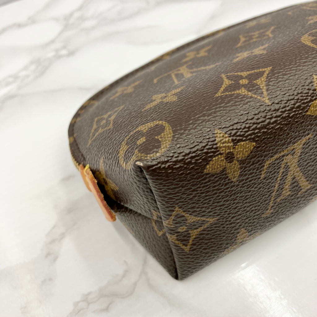 LOUIS VUITTON Monogram Cosmetic Pouch