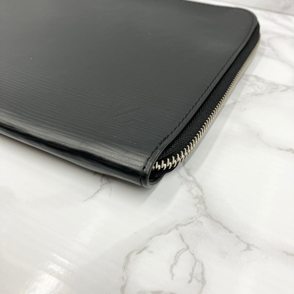 LOUIS VUITTON Epi Clutch Bag