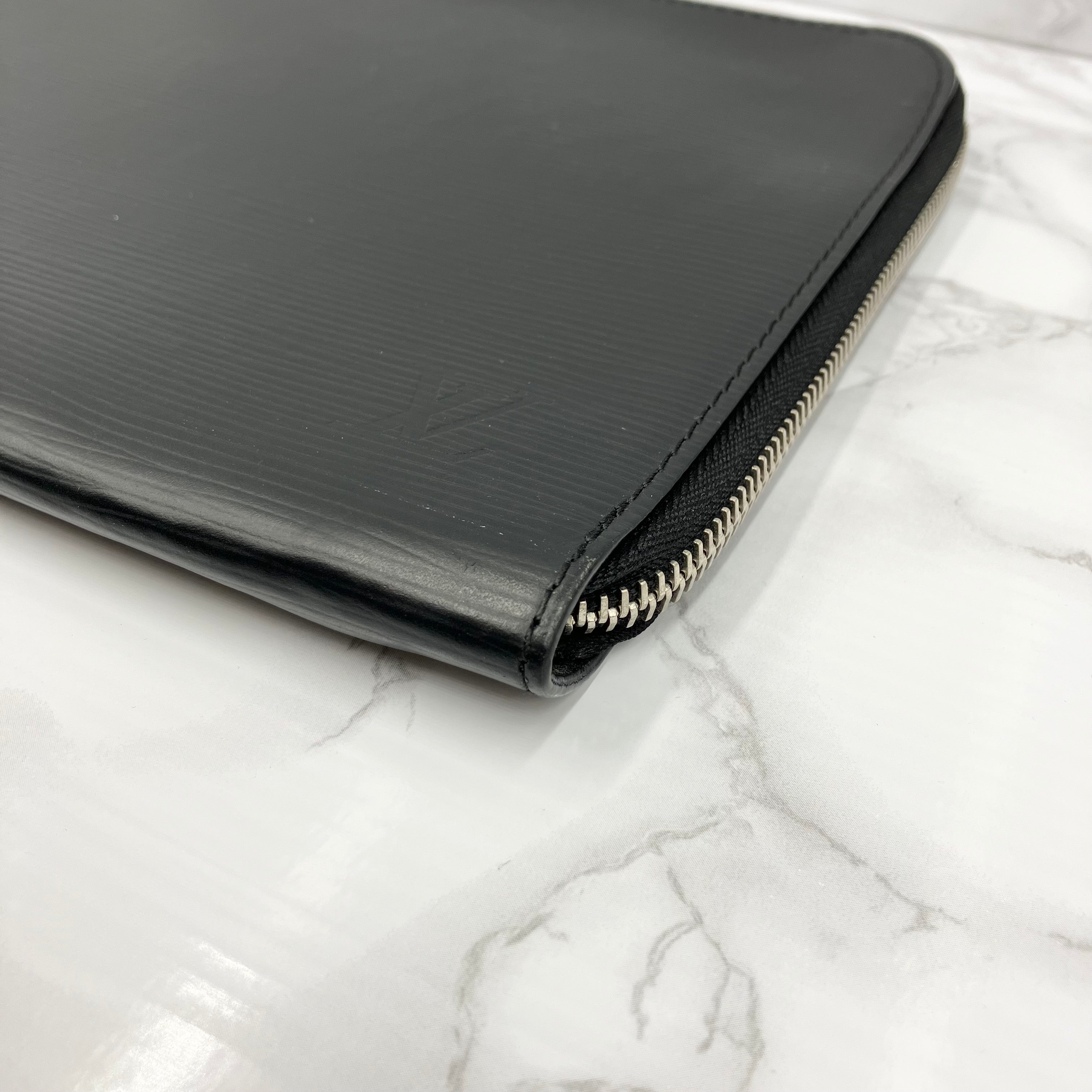 LOUIS VUITTON Epi Clutch Bag