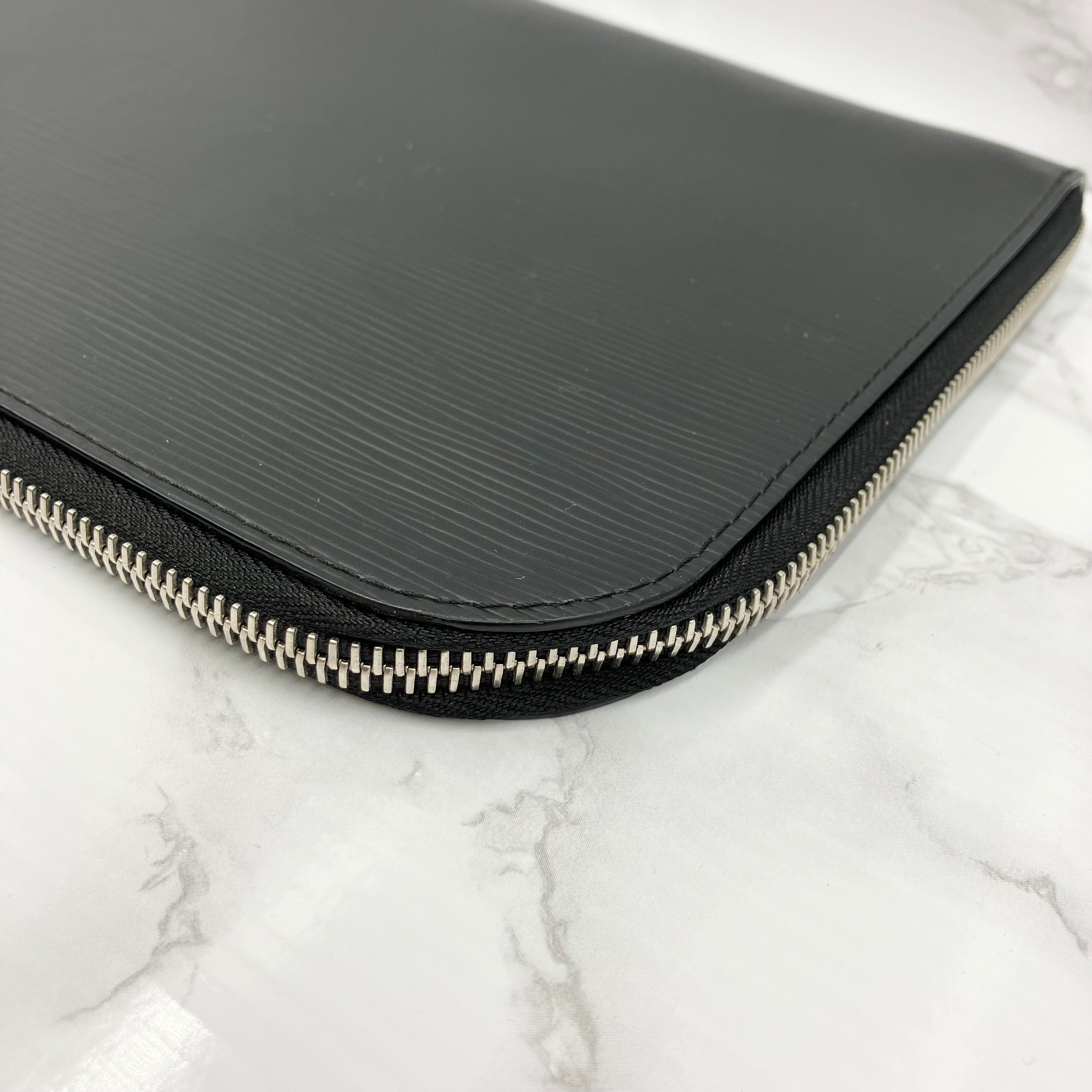 LOUIS VUITTON Epi Clutch Bag