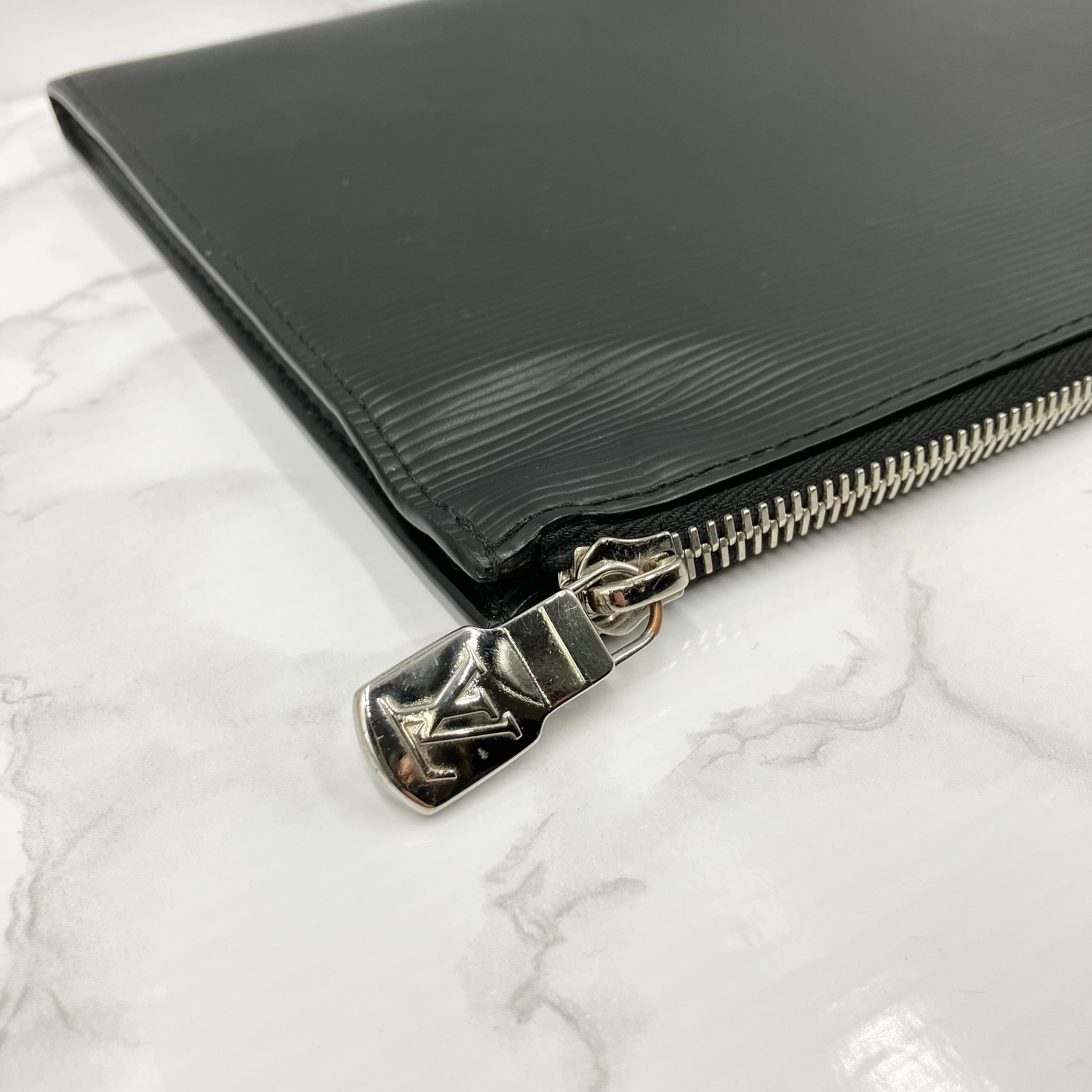 LOUIS VUITTON Epi Clutch Bag