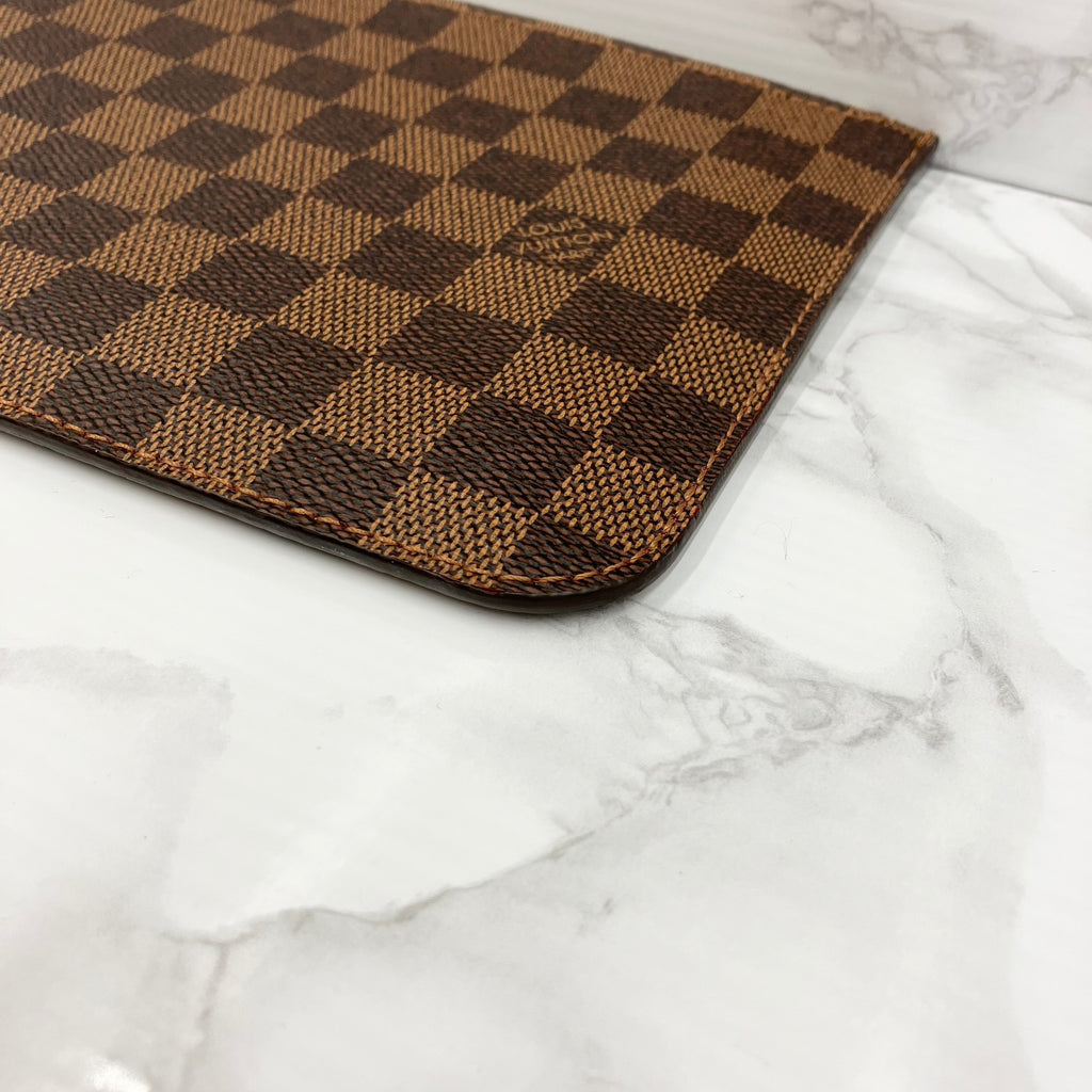 LOUIS VUITTON Damier Neverfull MM Pouch