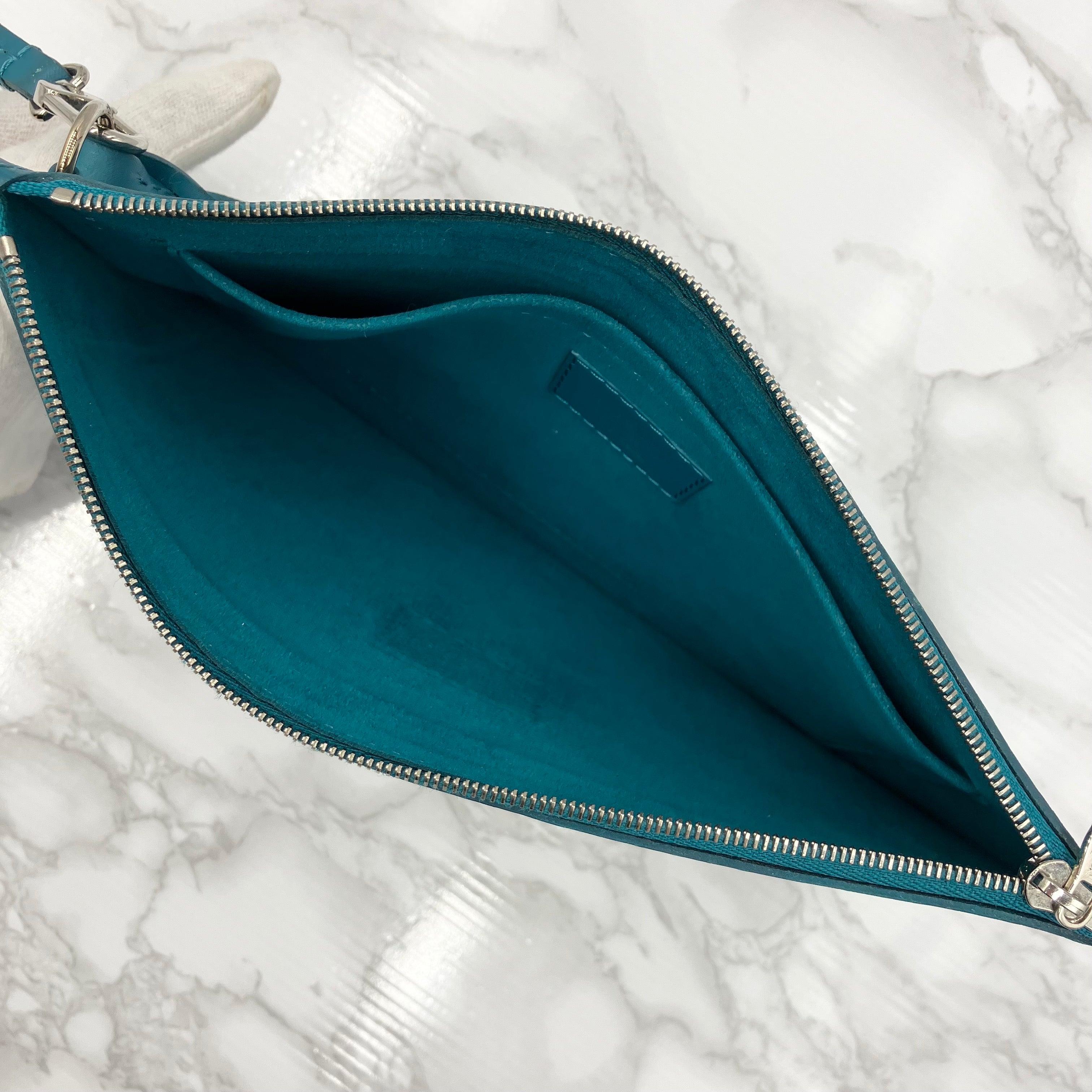 LOUIS VUITTON Epi Neverfull MM Pouch