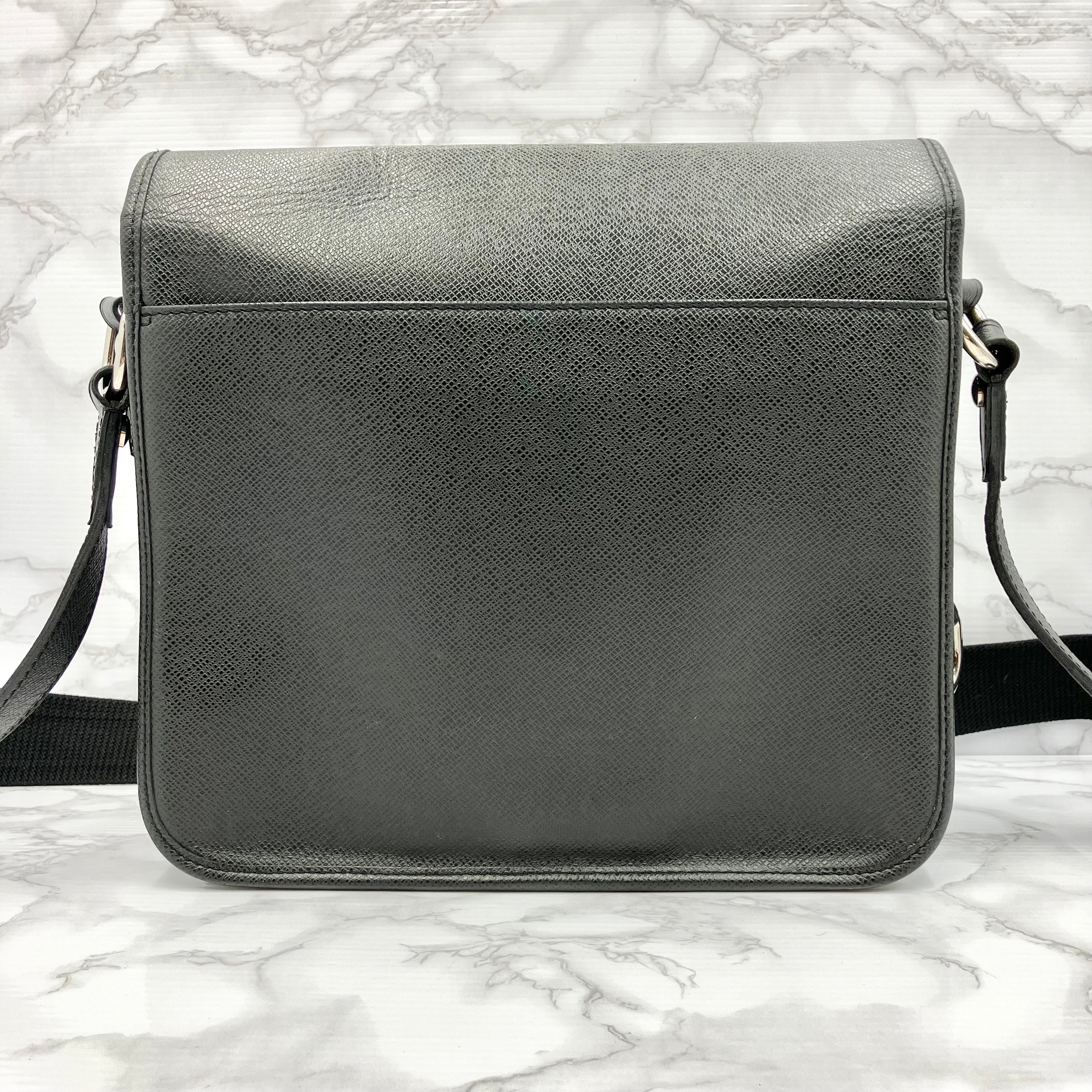 LOUIS VUITTON Taiga Andrei Shoulder Bag