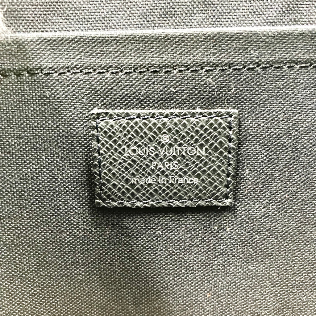 LOUIS VUITTON Taiga Andrei Shoulder Bag