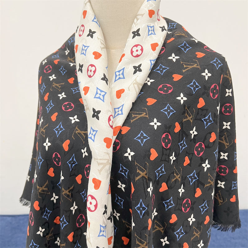 LV Game On Scarf Shawl in Black / White Monogram