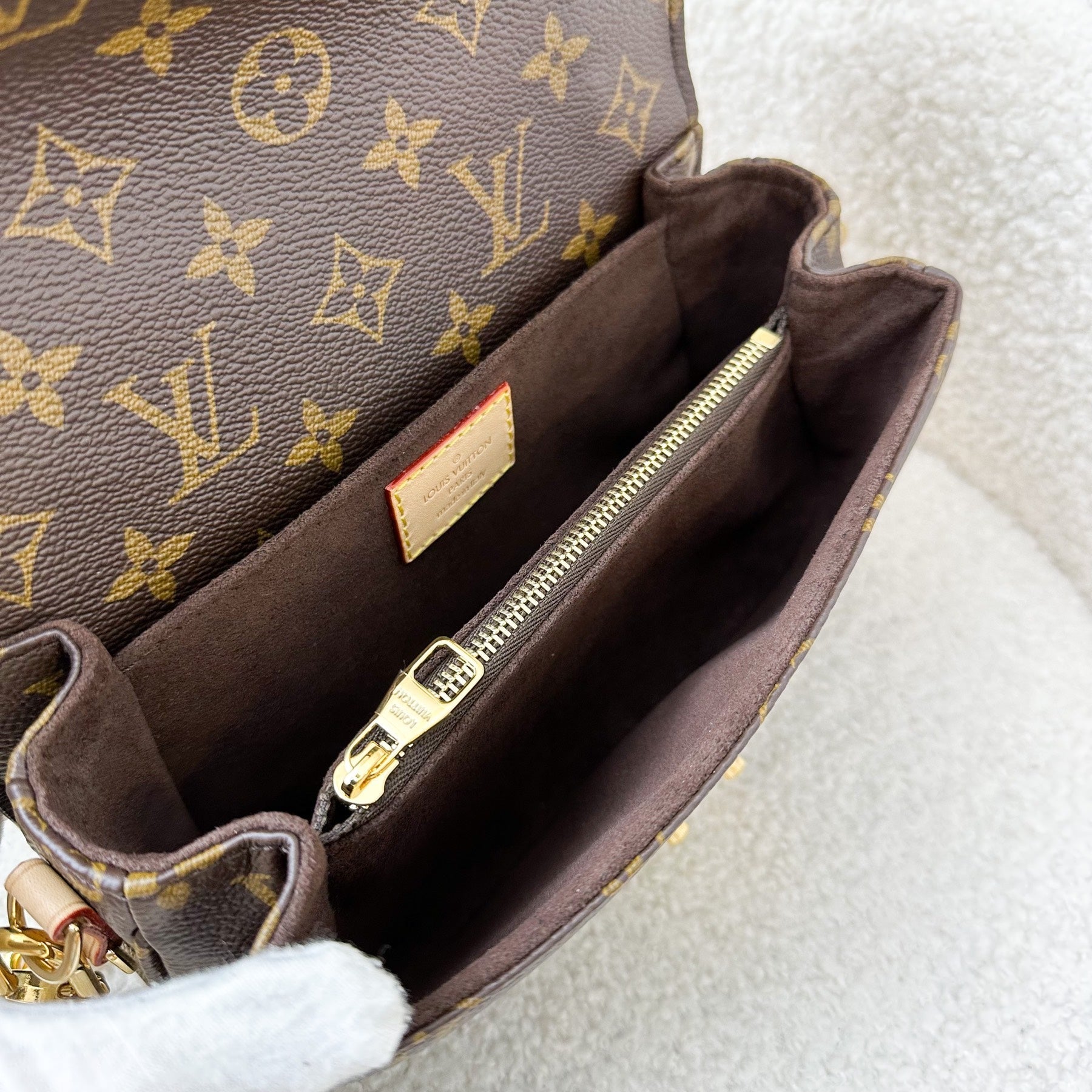 LV Pochette Metis East West in Monogram Canvas GHW