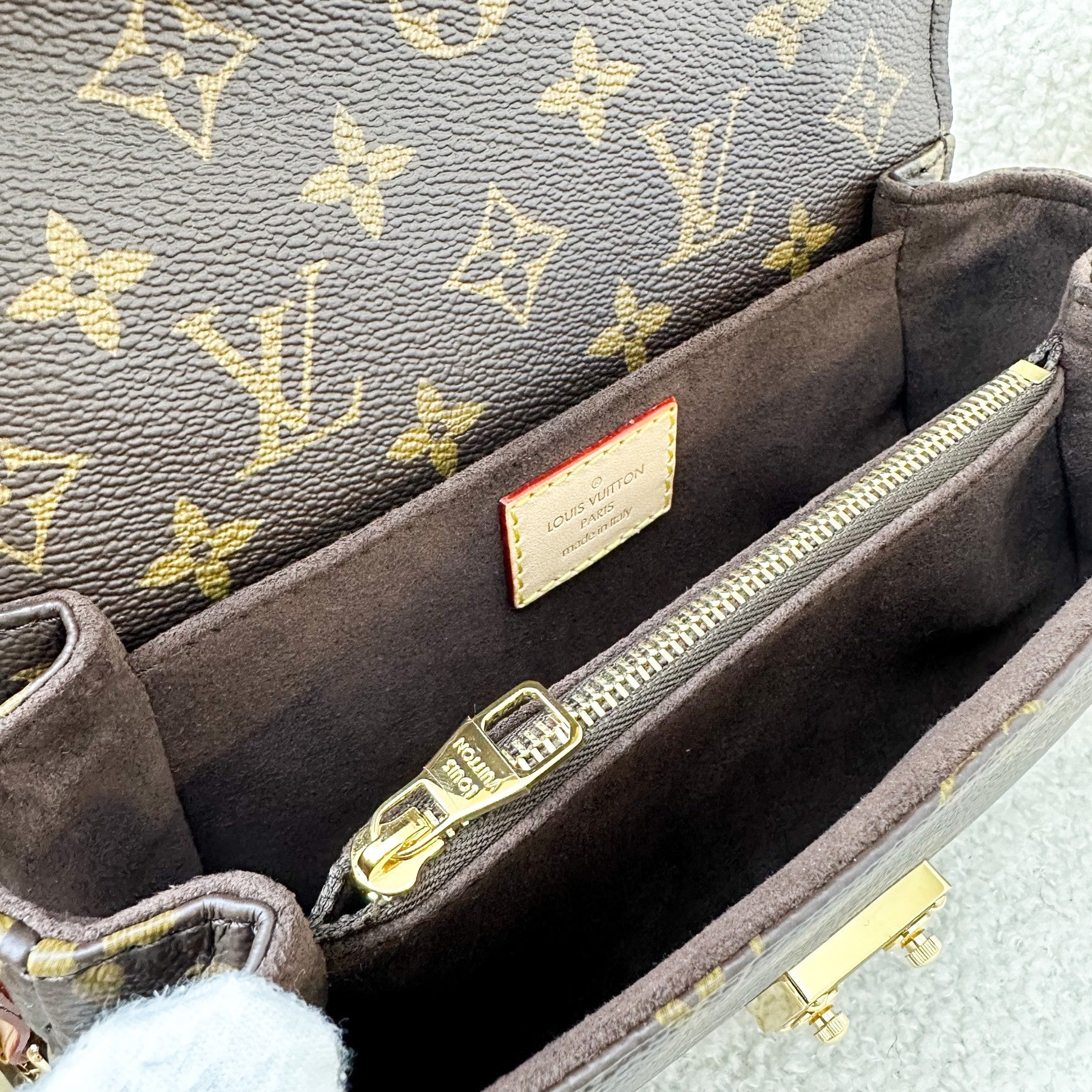 LV Pochette Metis East West in Monogram Canvas GHW