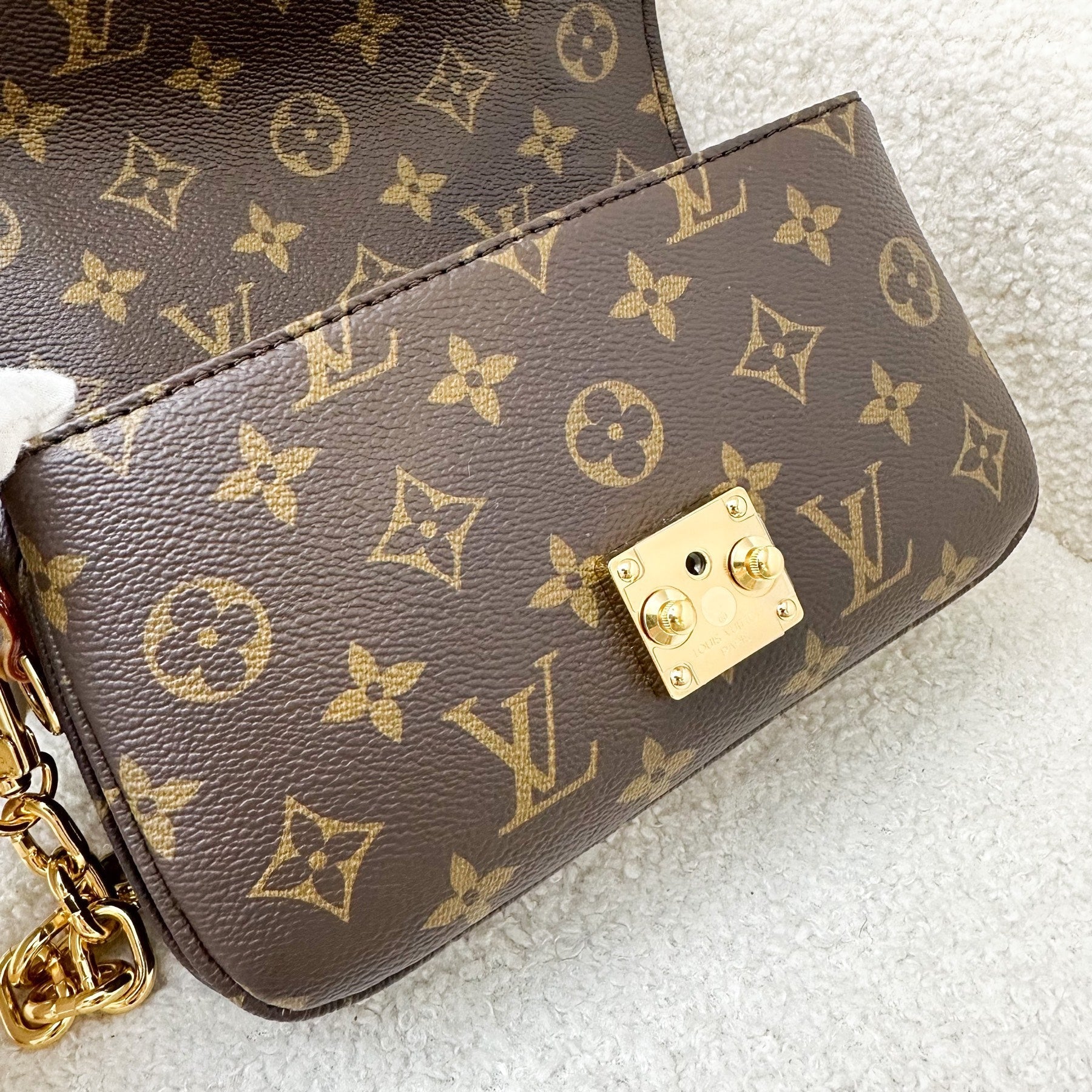 LV Pochette Metis East West in Monogram Canvas GHW