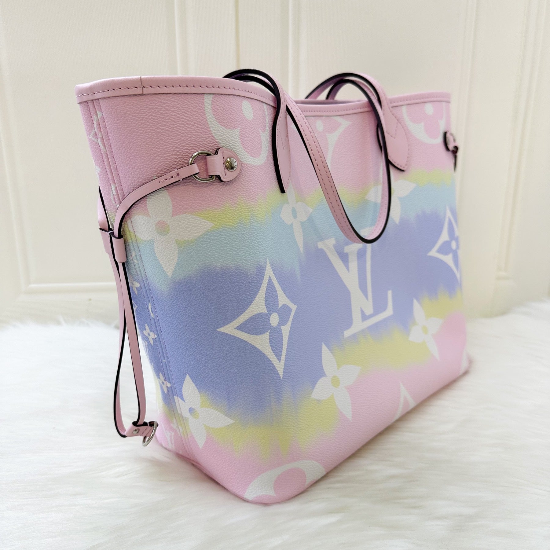 LV Neverfull MM in Escale Pastel in GHW
