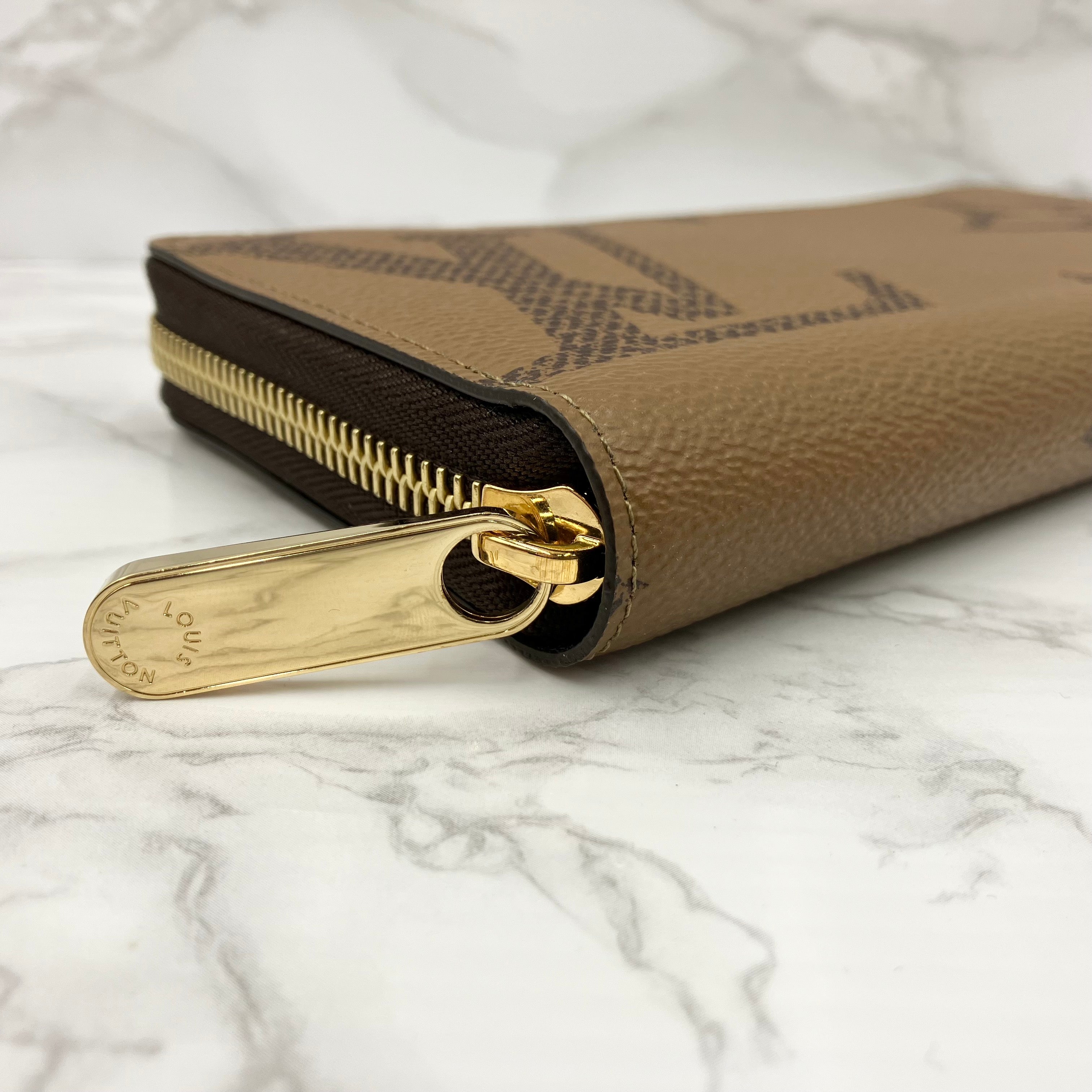 LOUIS VUITTON Monogram Giant reverse Zippy Wallet (RFID)