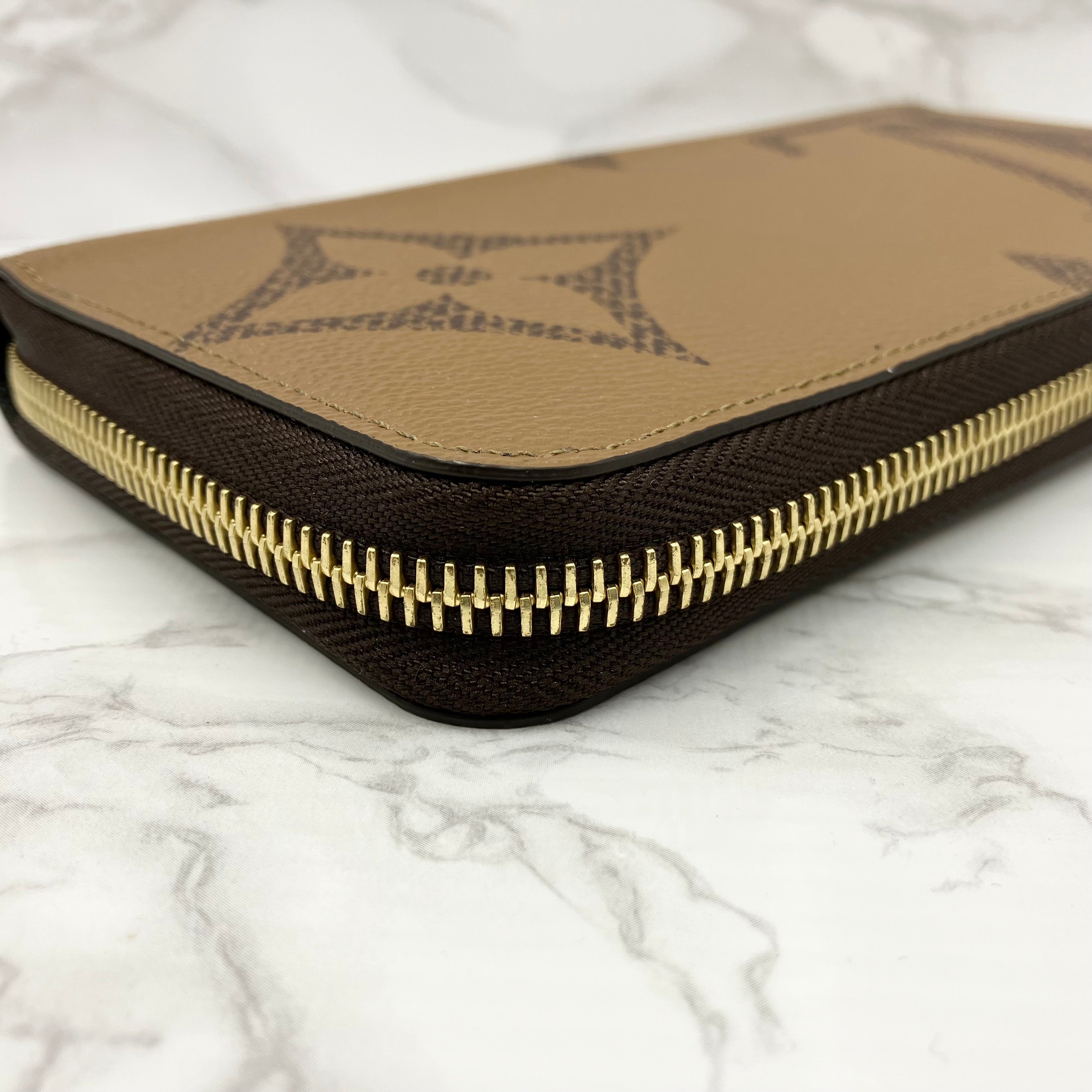 LOUIS VUITTON Monogram Giant reverse Zippy Wallet (RFID)