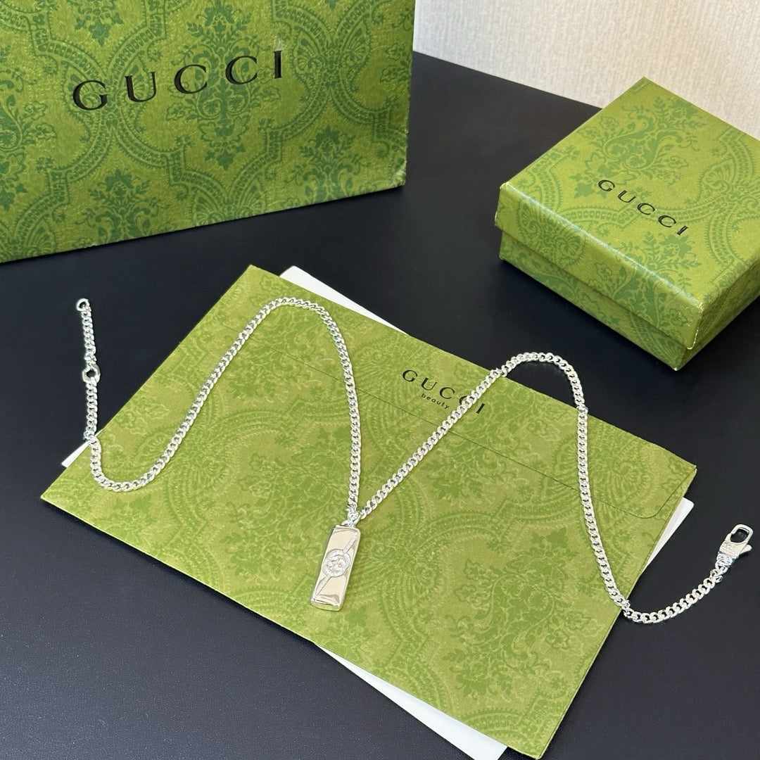 JW827 Diagonal Interlocking G Necklace