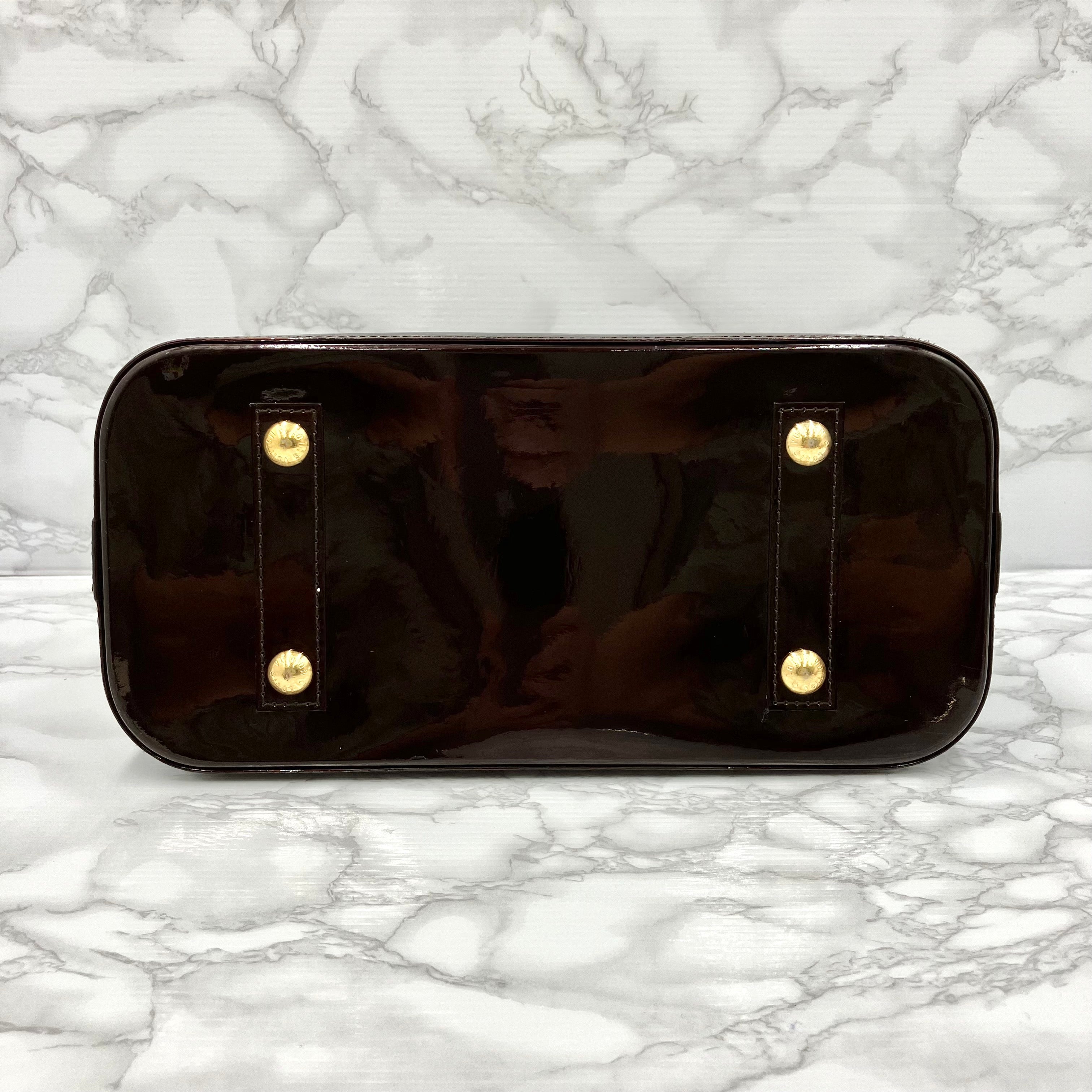 LOUIS VUITTON Vernis Alma PM