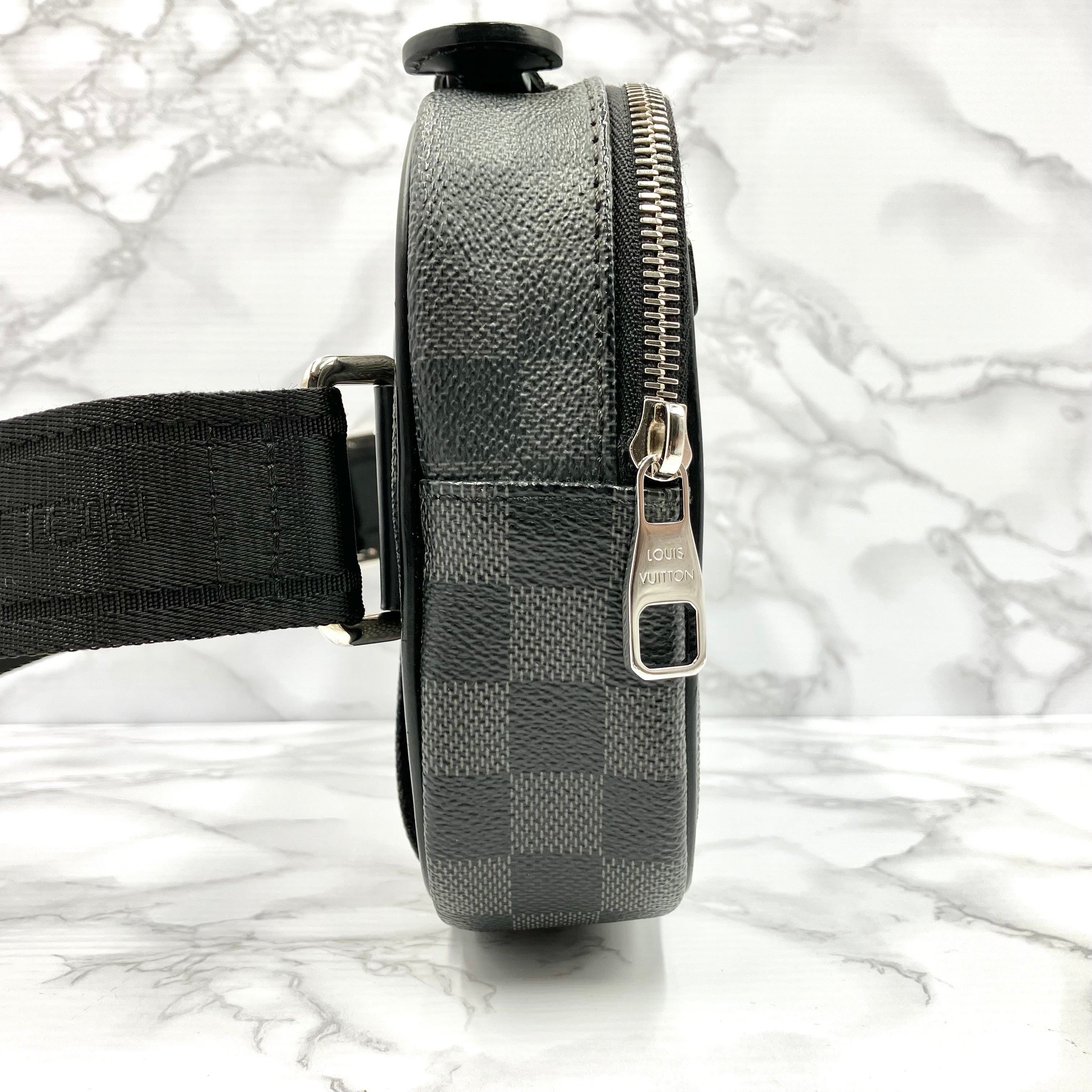 LOUIS VUITTON Damier Graphite Ambler