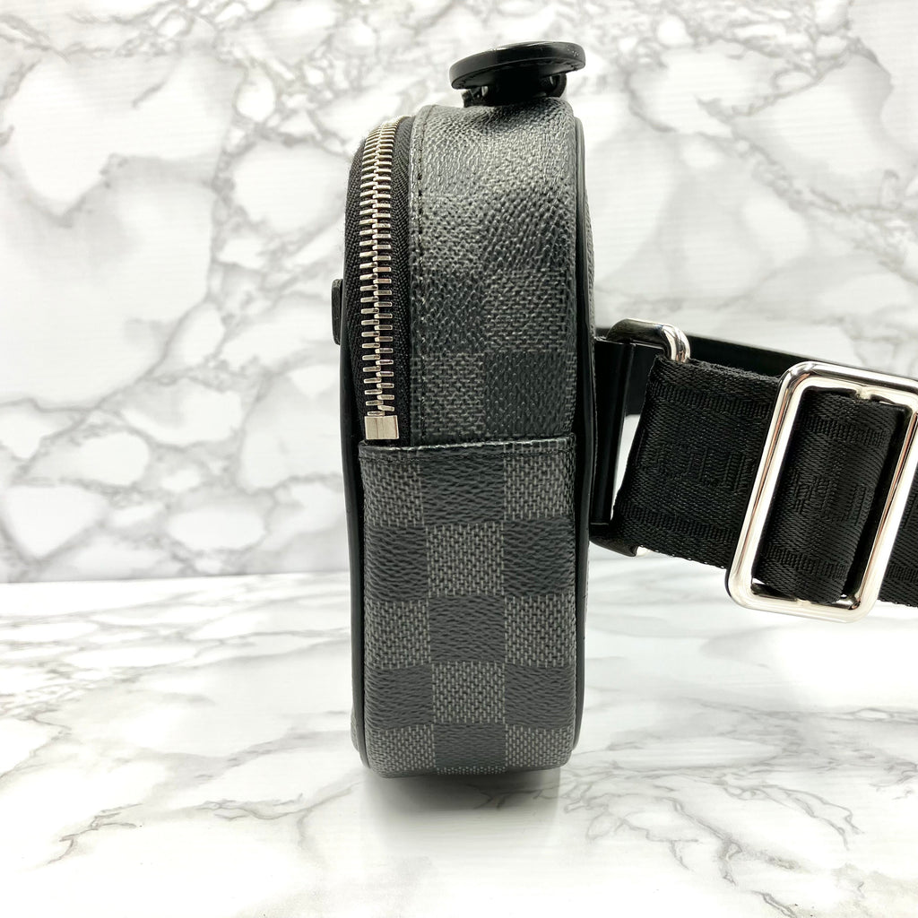 LOUIS VUITTON Damier Graphite Ambler