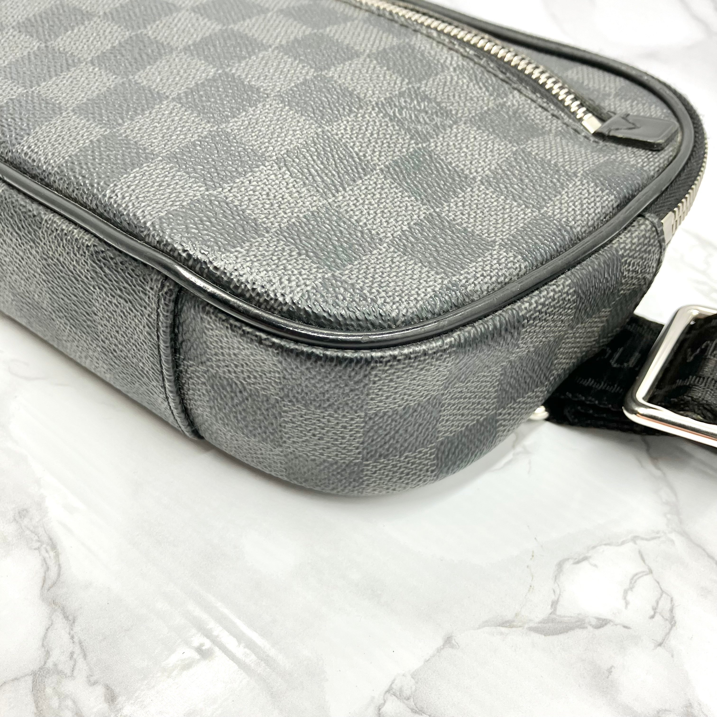 LOUIS VUITTON Damier Graphite Ambler