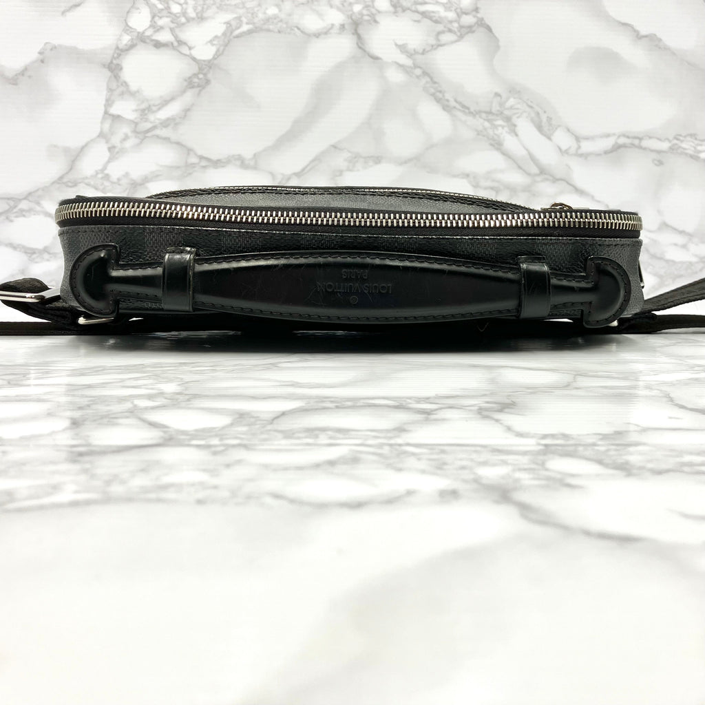 LOUIS VUITTON Damier Graphite Ambler