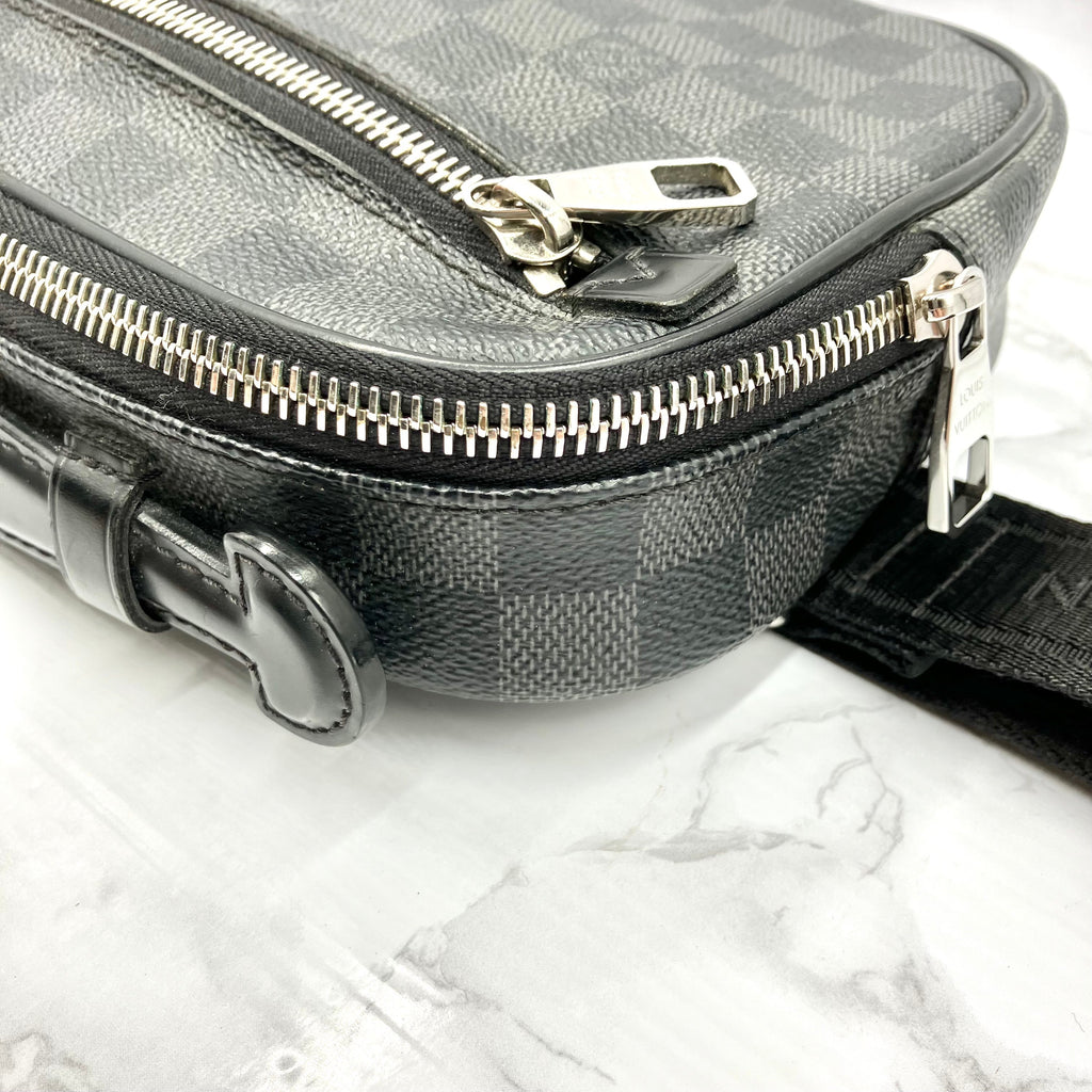 LOUIS VUITTON Damier Graphite Ambler