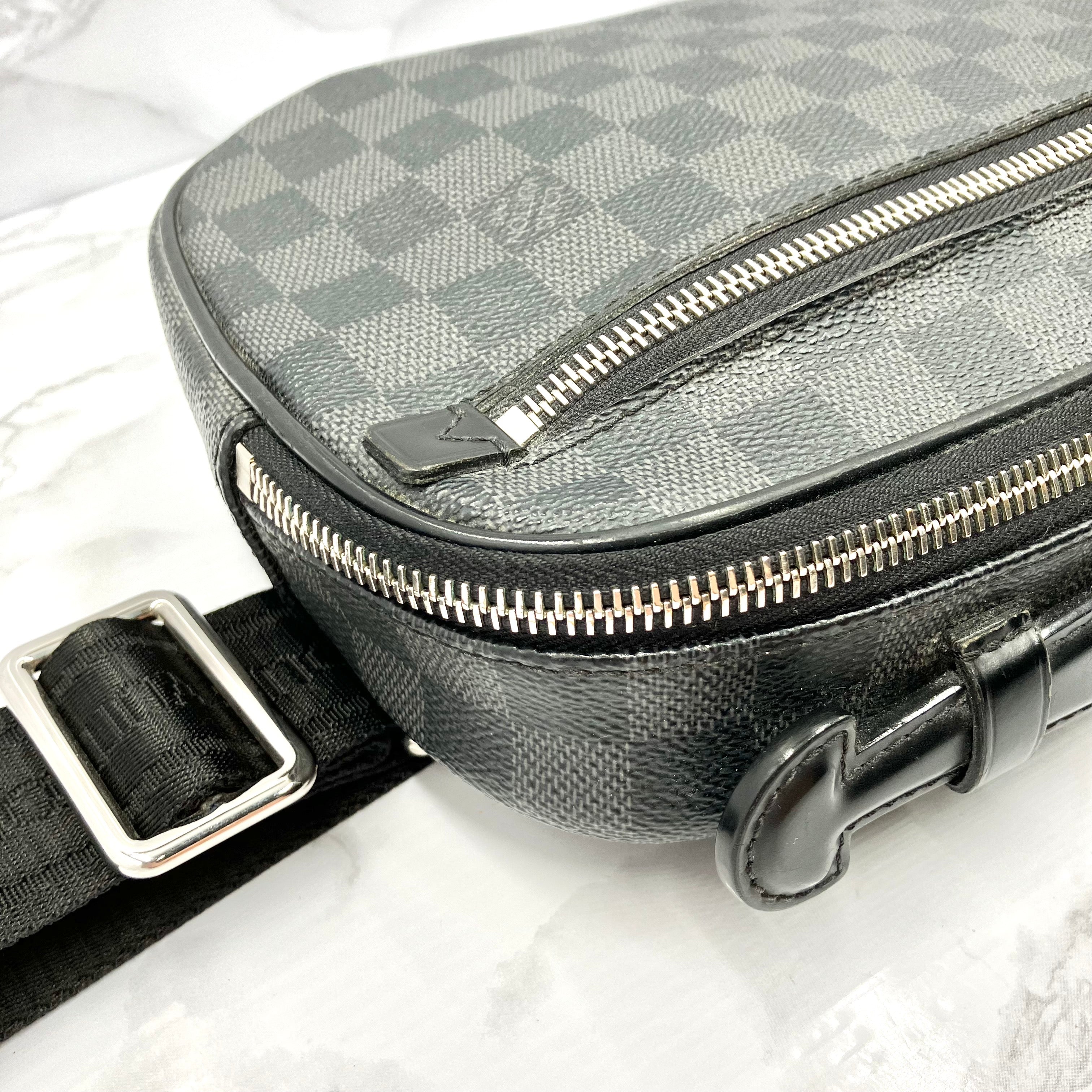 LOUIS VUITTON Damier Graphite Ambler
