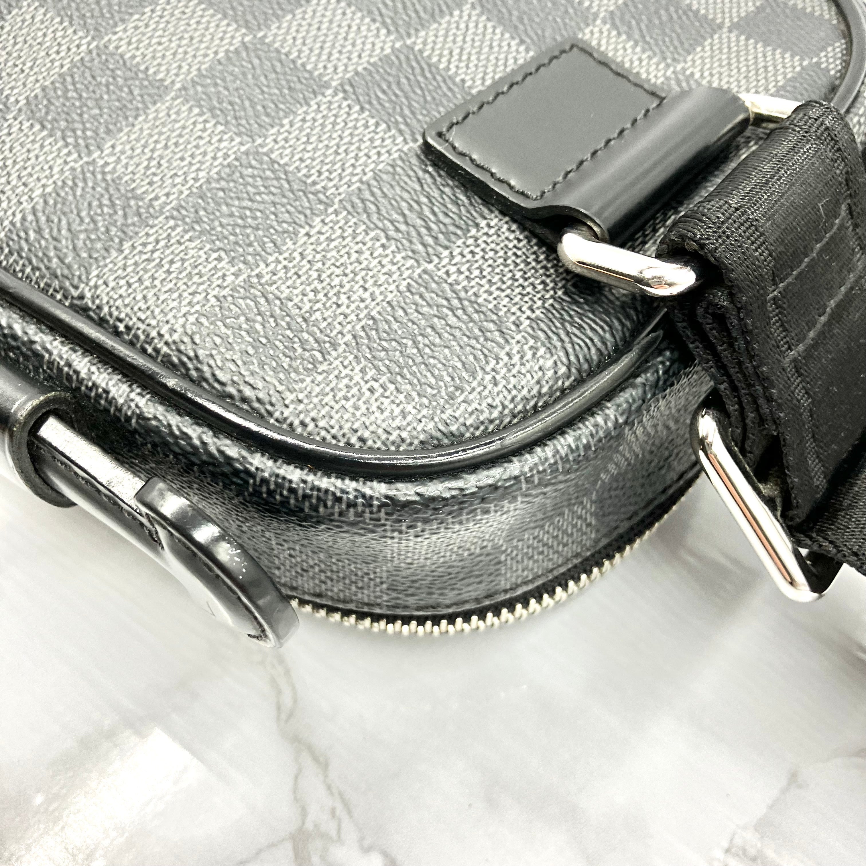 LOUIS VUITTON Damier Graphite Ambler